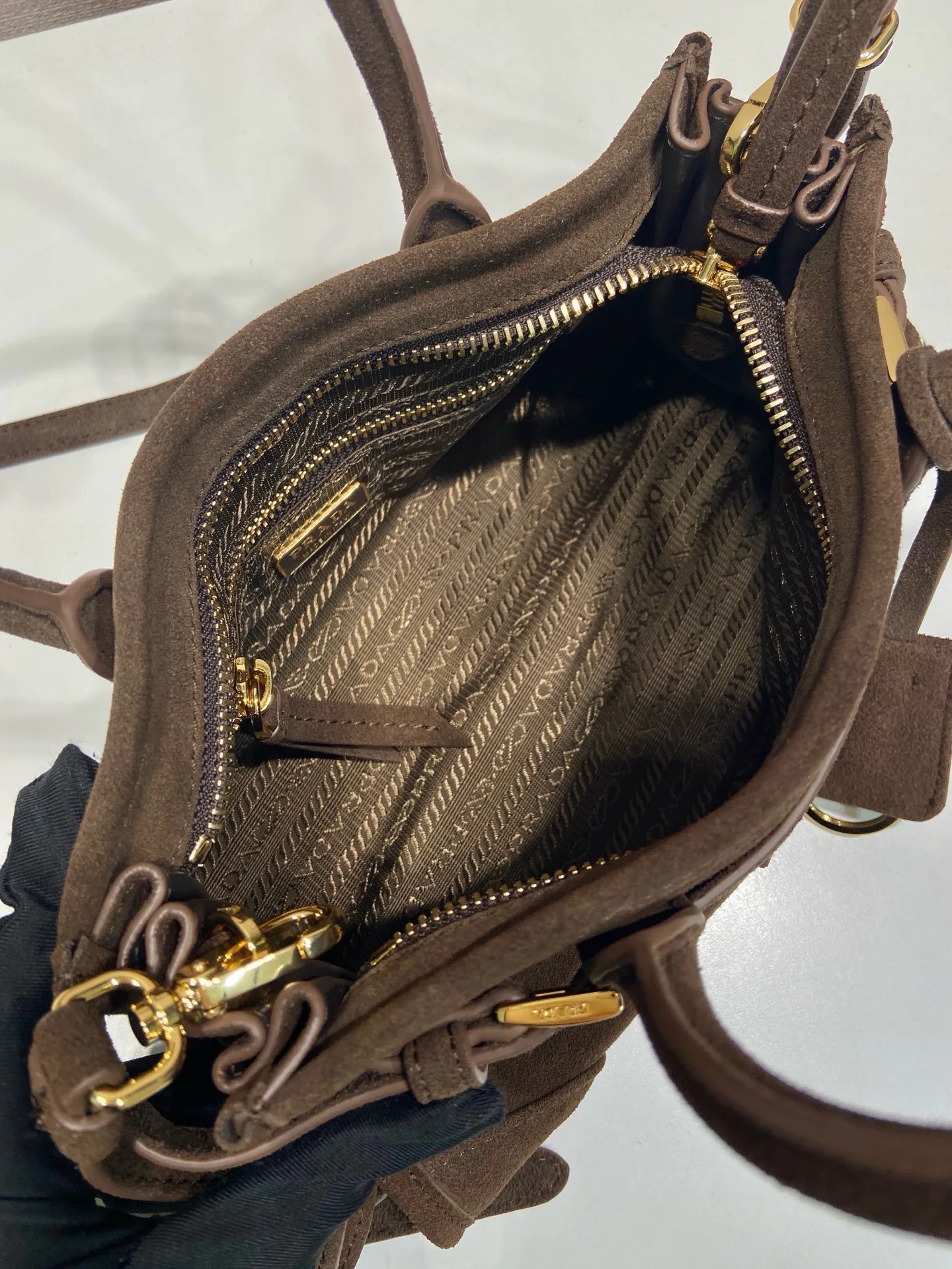 Классические Сумки Женские Prada 18237648