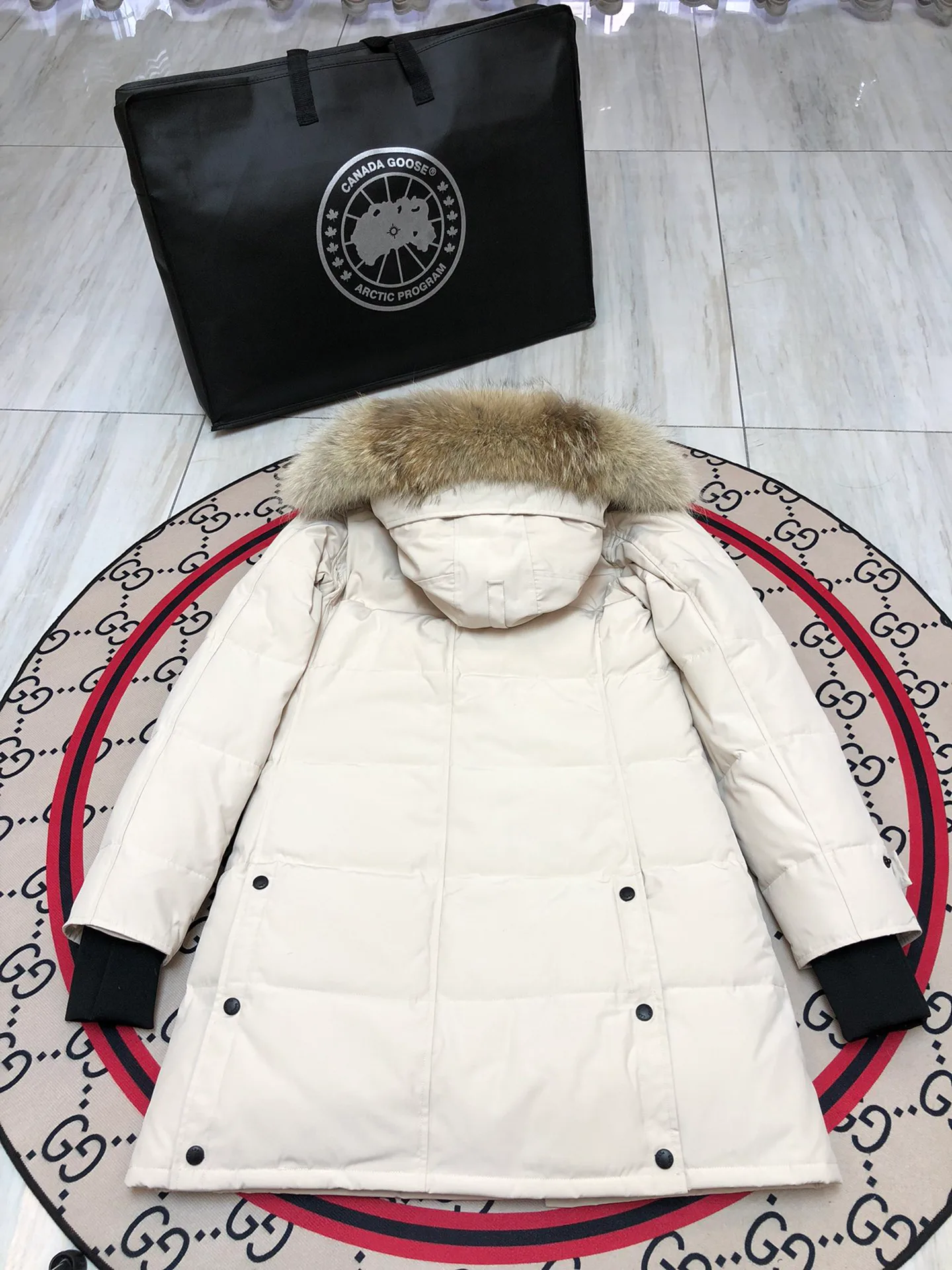 Куртки И Пуховики Женские Canada Goose 6556254