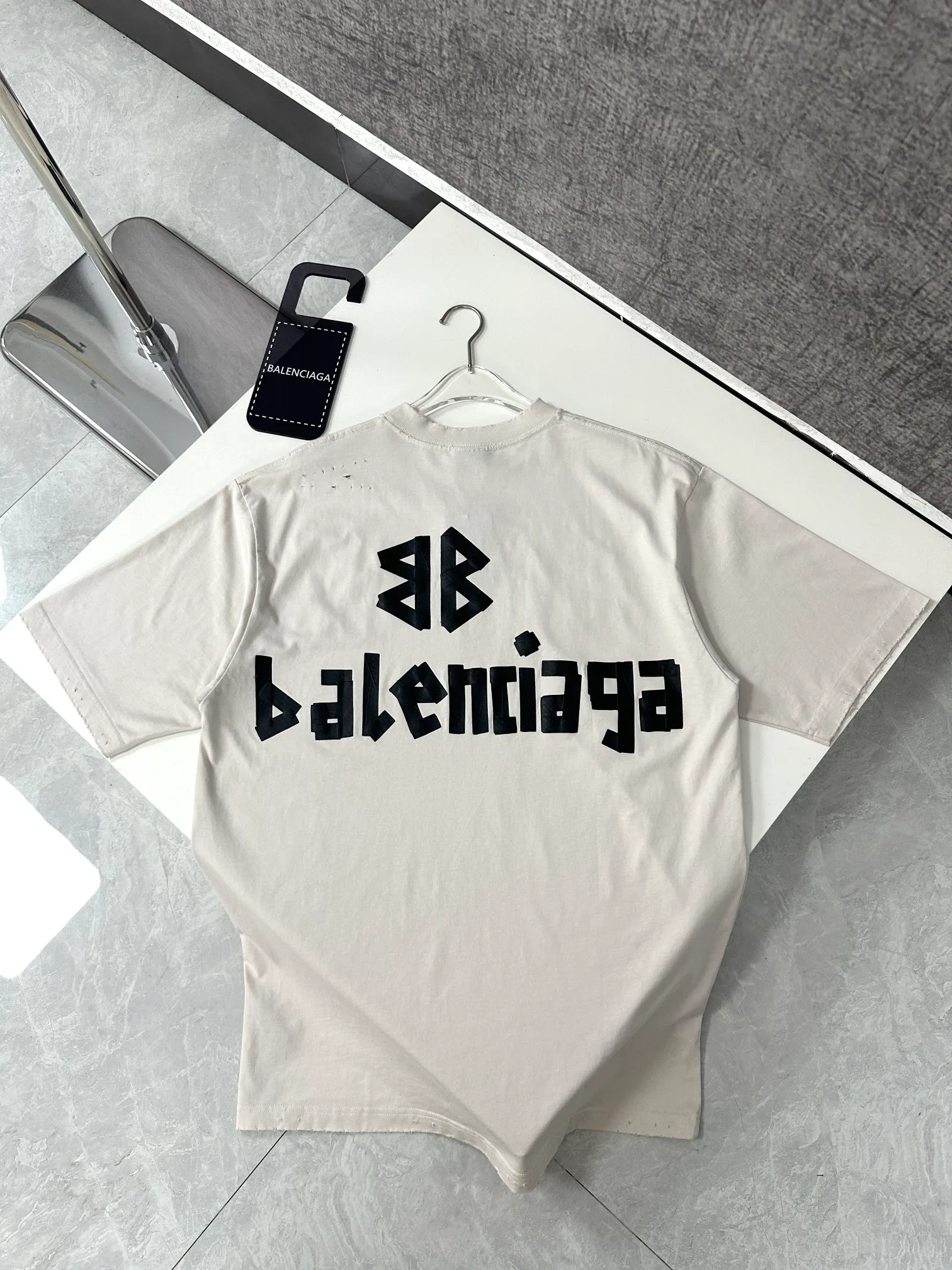 Футболки Женские Balenciaga 17200
