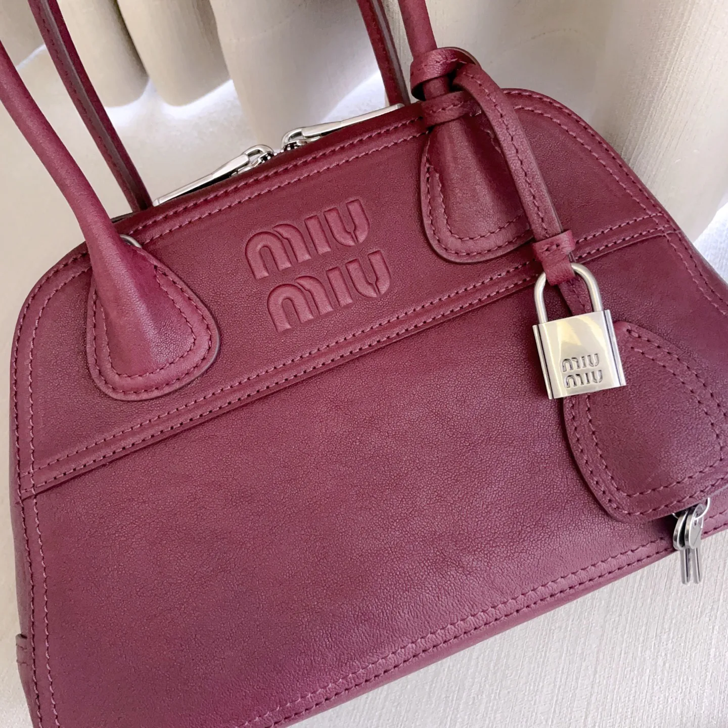 Классические Сумки Женские Miu Miu 18248080