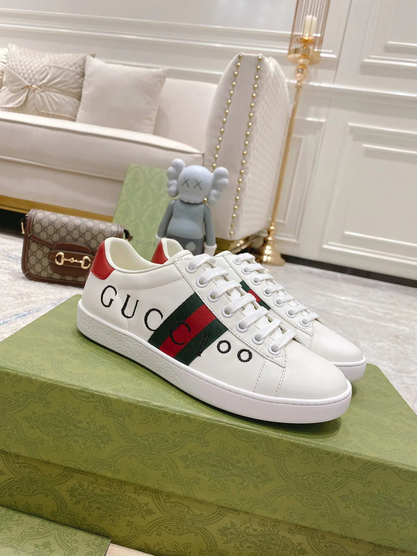 Кроссовки Женские Gucci 17620402
