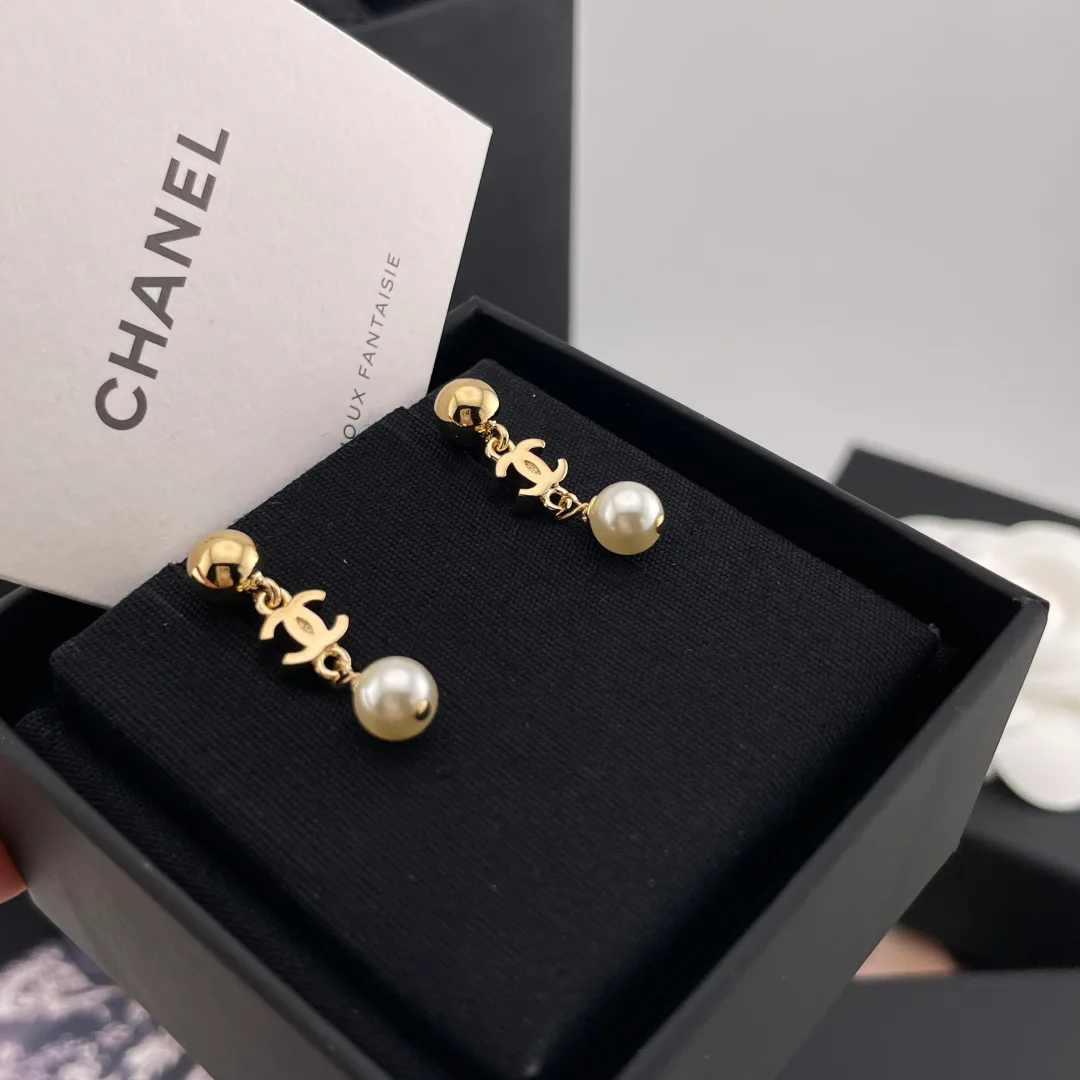 Бижутерия Chanel 18059055