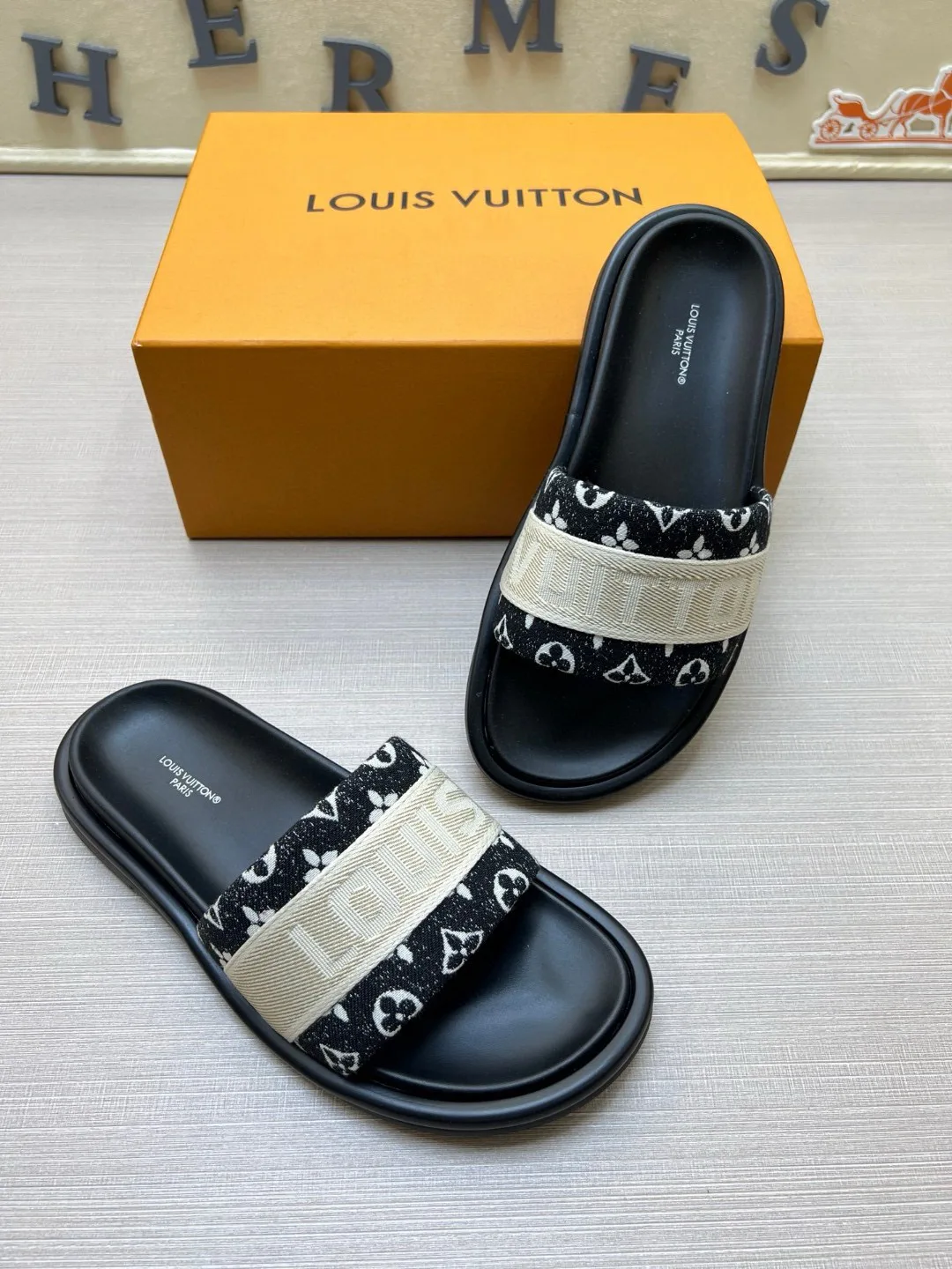 Шлепанцы Женские Louis Vuitton 9801518