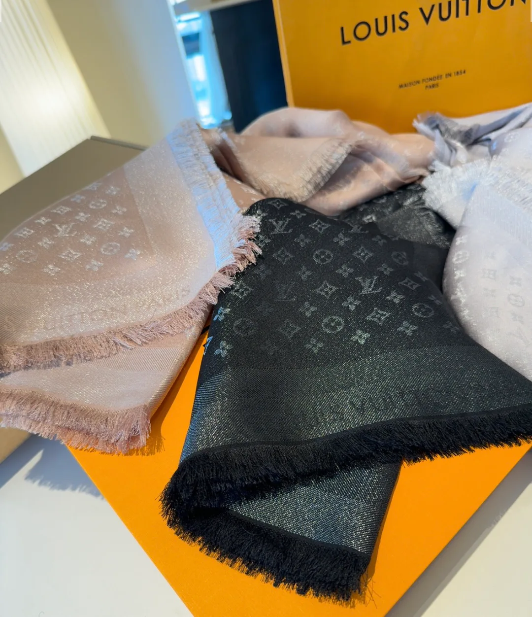 Платки Louis Vuitton 4972409