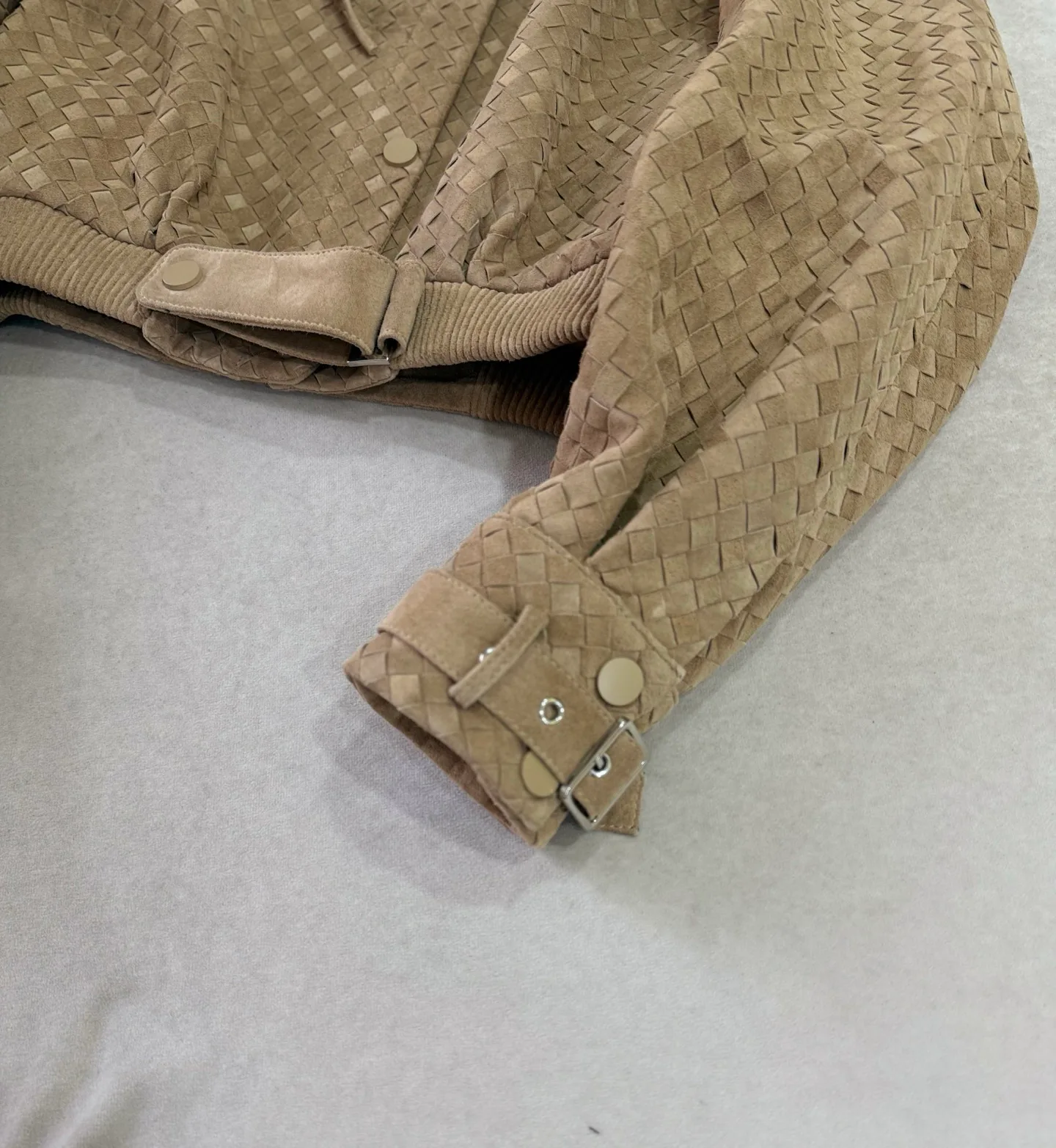 Кожаные Куртки И Дублёнки Женские Bottega Veneta 18208775