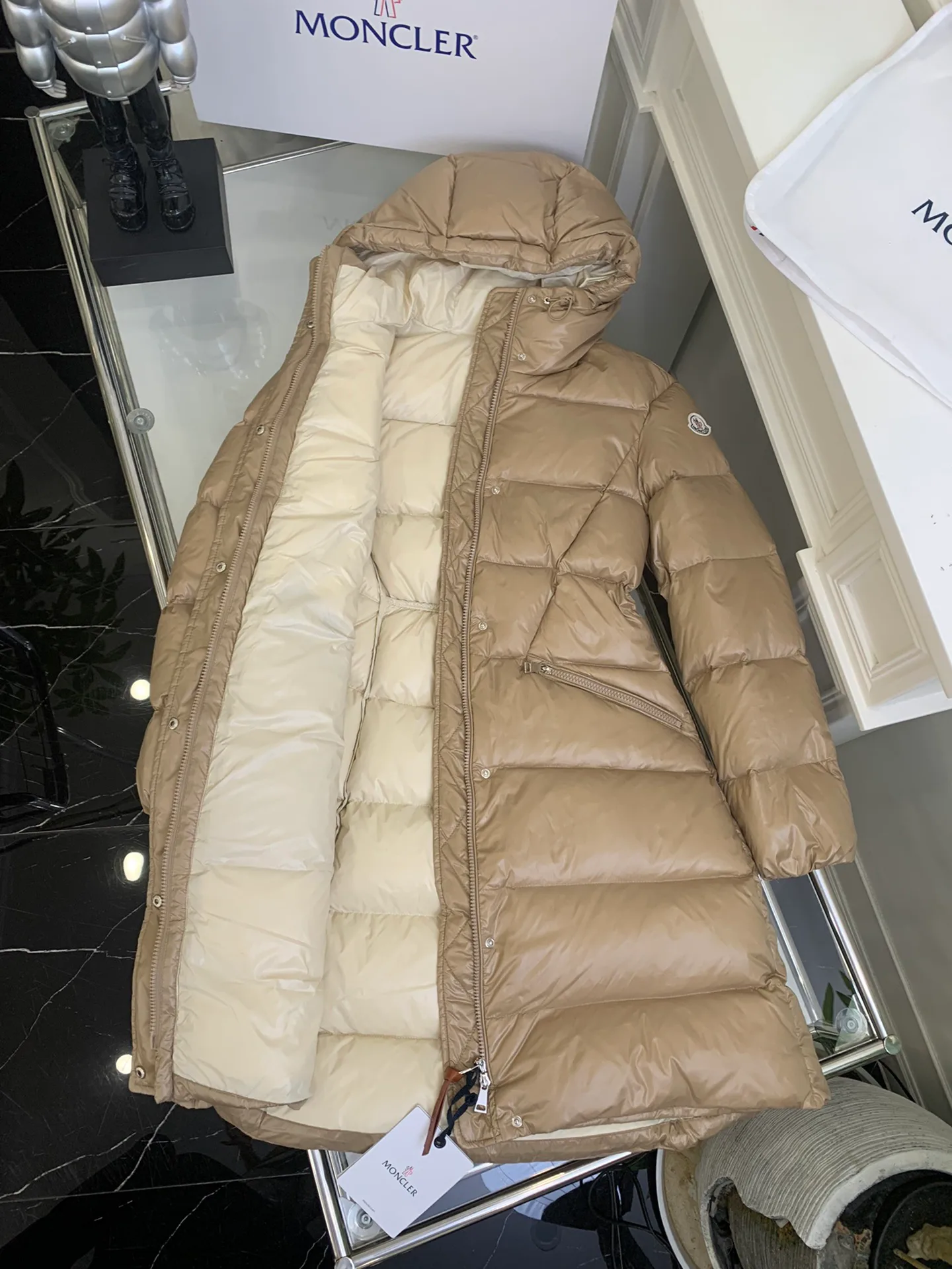 Куртки И Пуховики Женские Moncler 18240673