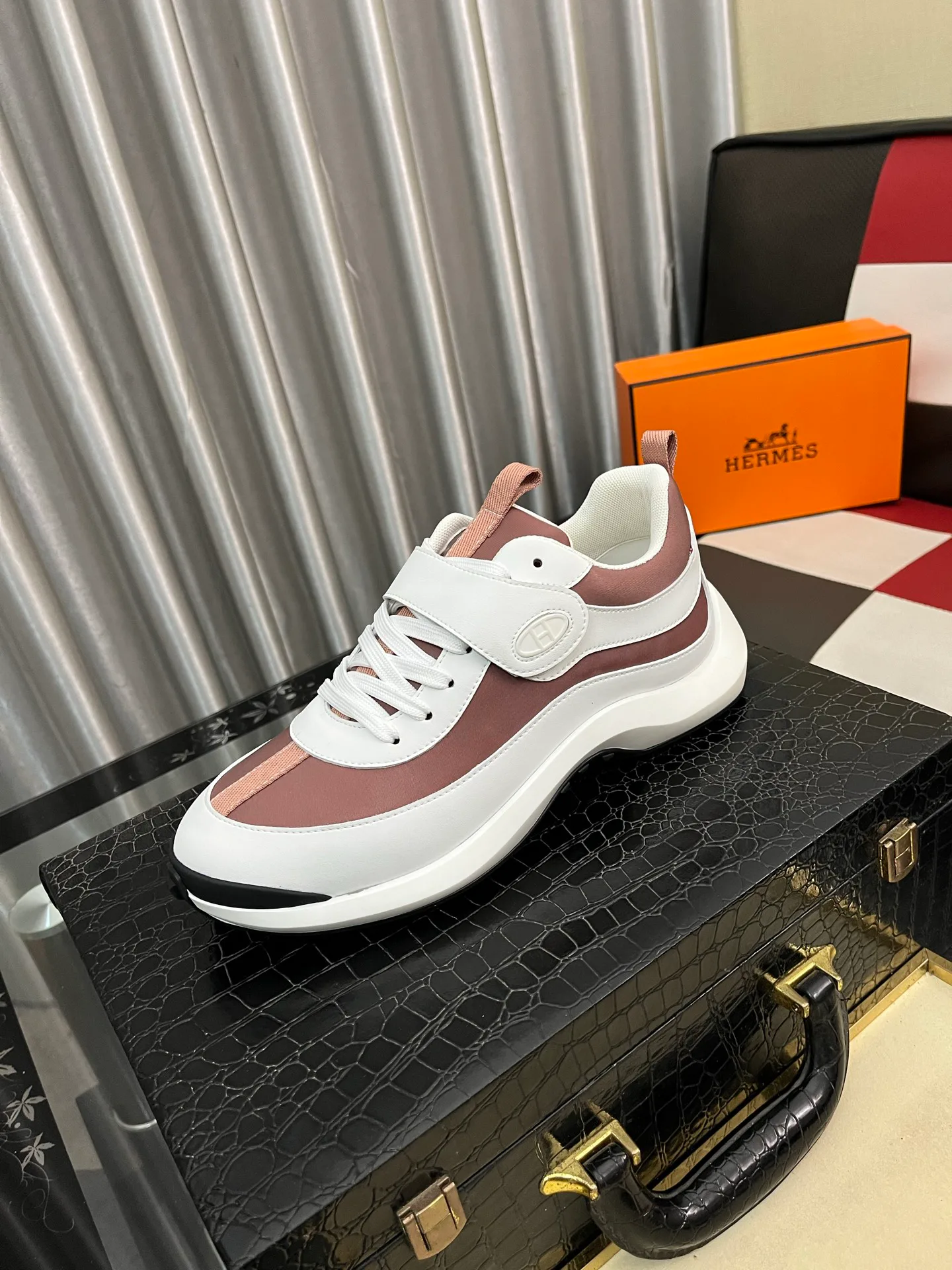 Кроссовки Женские Hermes 267859