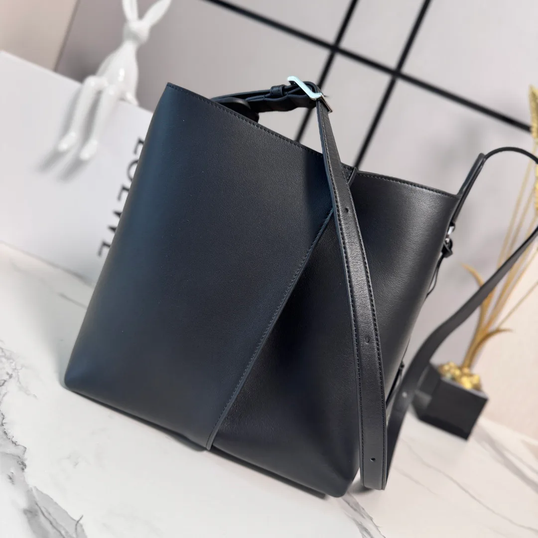 Классические Сумки Женские Loewe 18004242