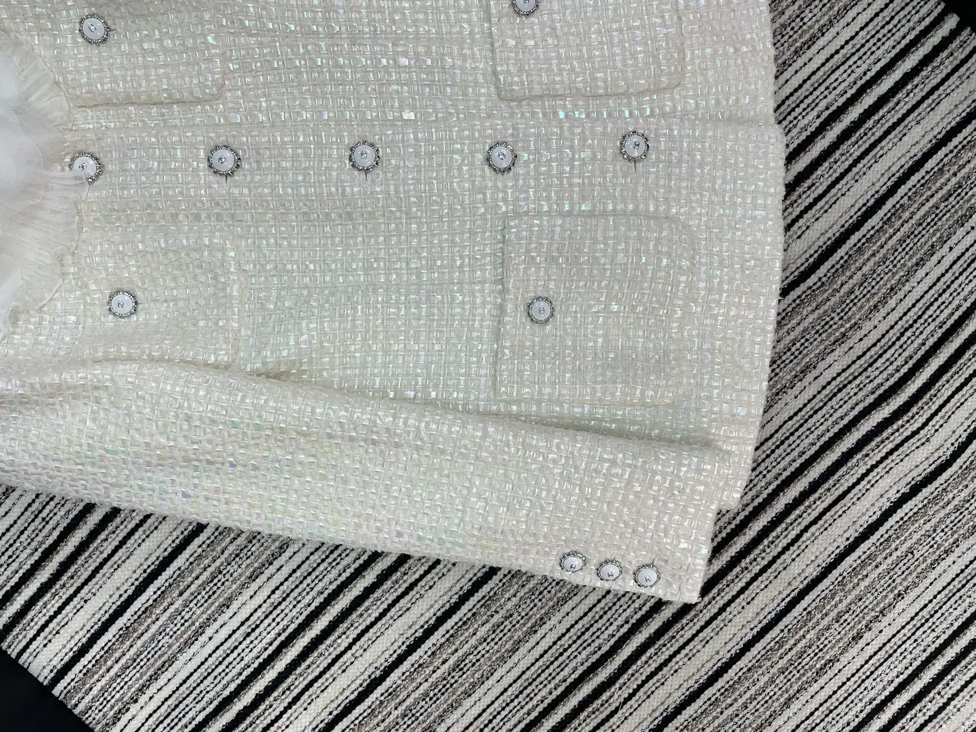 Куртки И Пуховики Женские Chanel 882645