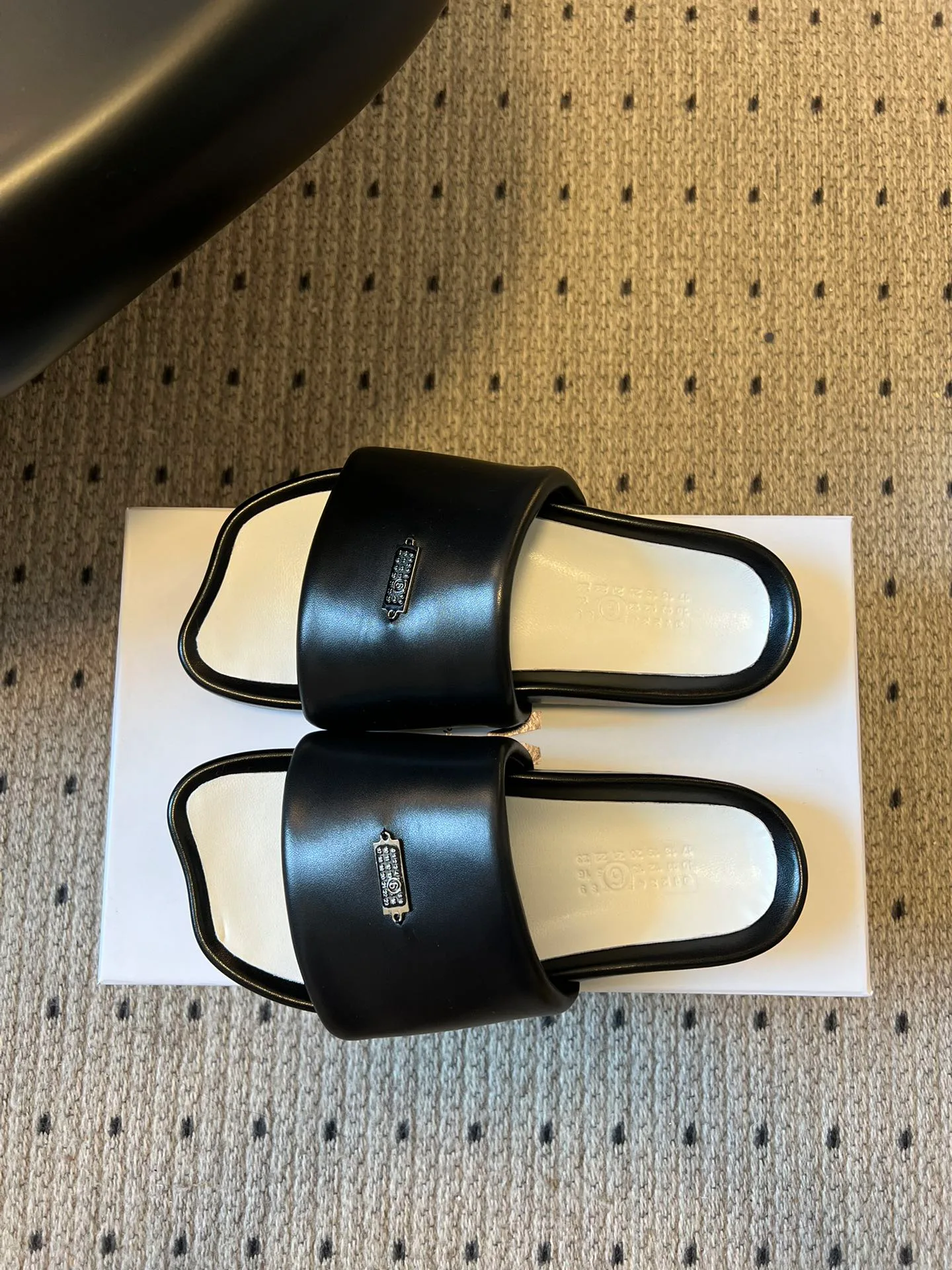 Шлепанцы Женские Maison Margiela 2387683