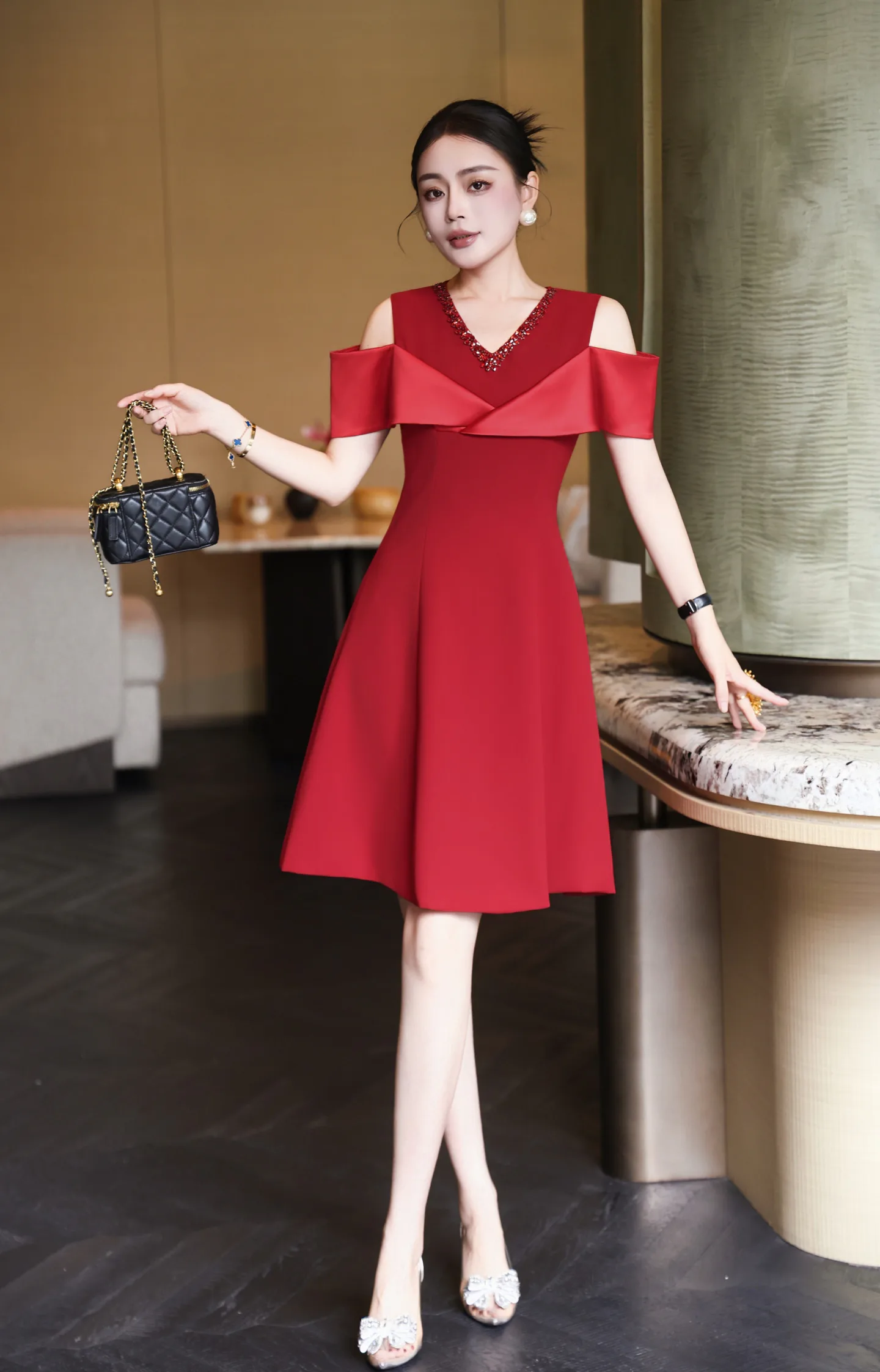 Платья Женские Christian Dior 10400149