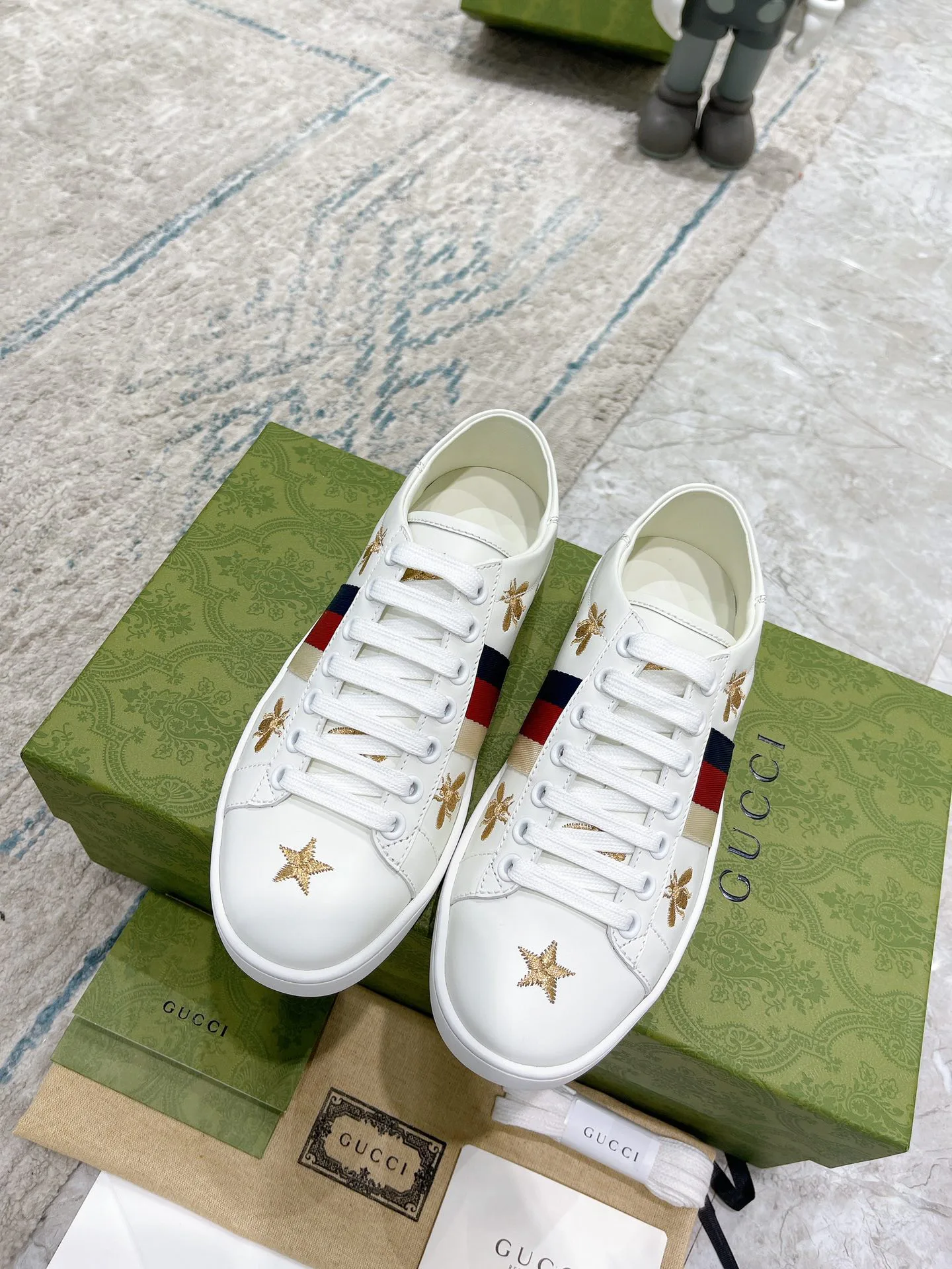 Кроссовки Женские Gucci 17620406