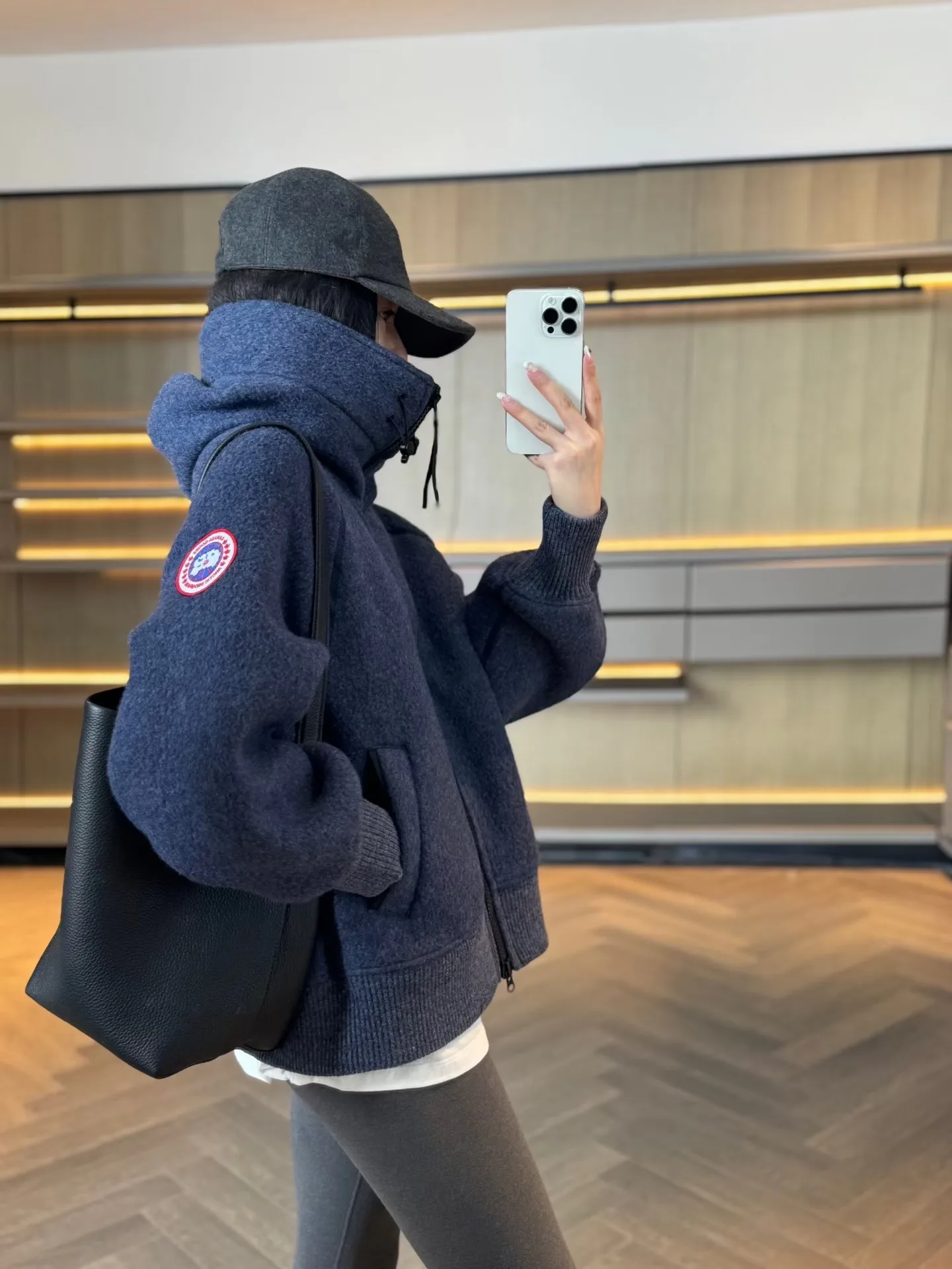 Куртки И Пуховики Женские Canada Goose 858026