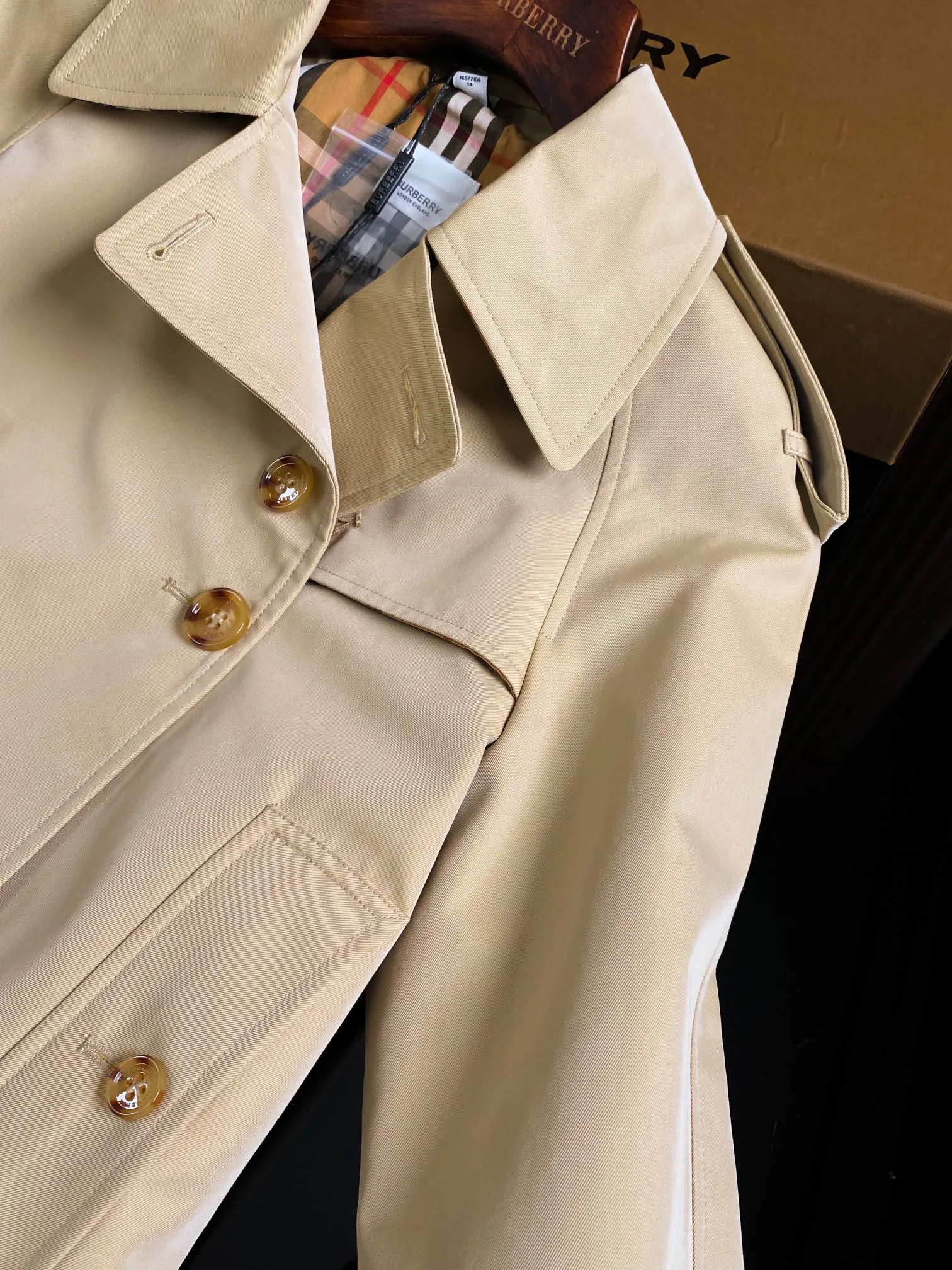 Тренчи Женские Burberry 3684