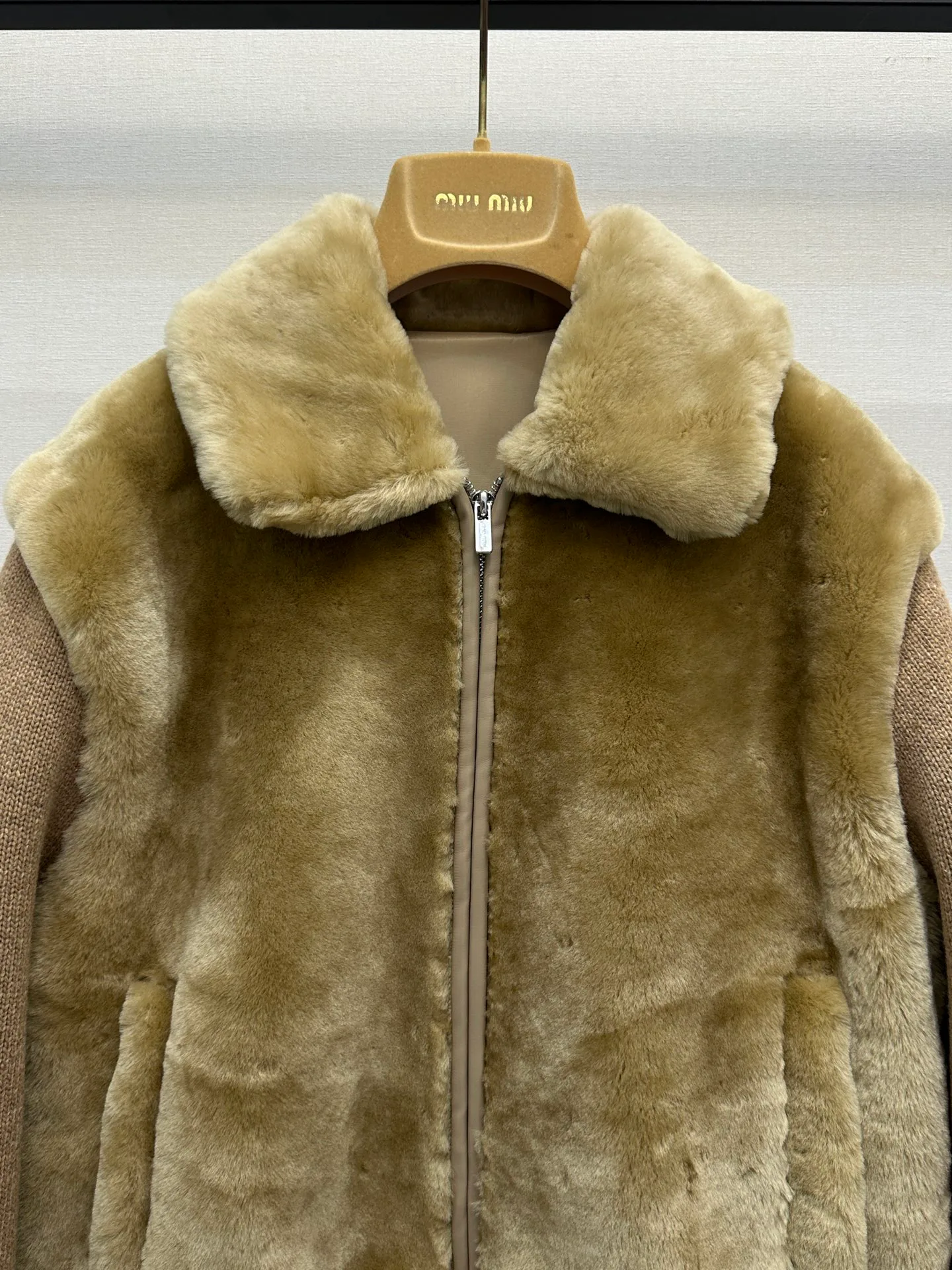 Кожаные Куртки И Дублёнки Женские Miu Miu 1859292