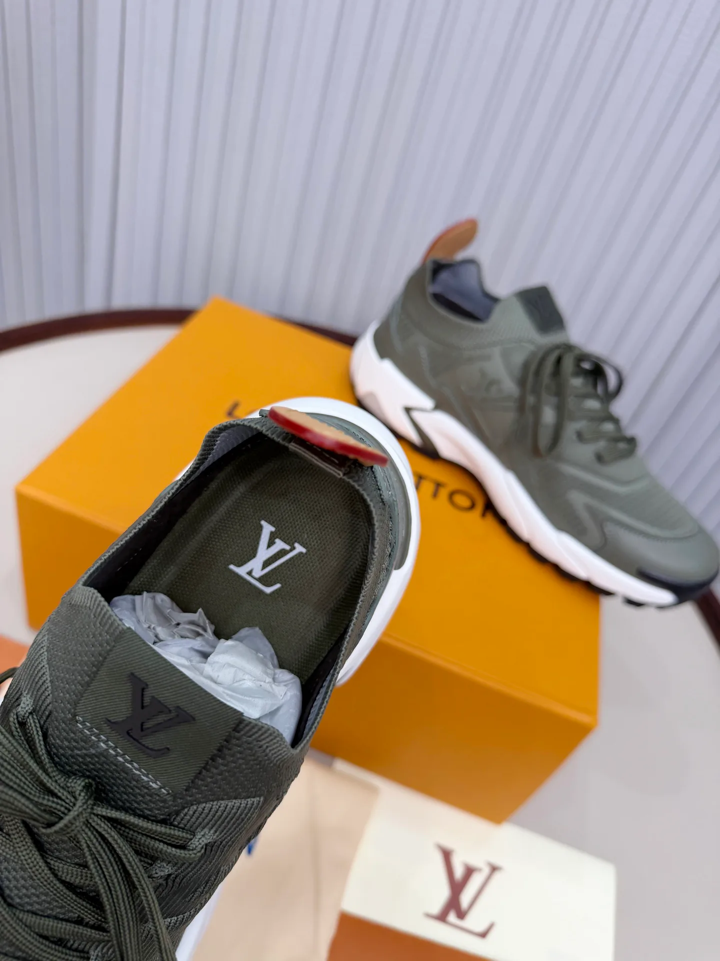 Кроссовки Мужские Louis Vuitton 1986121