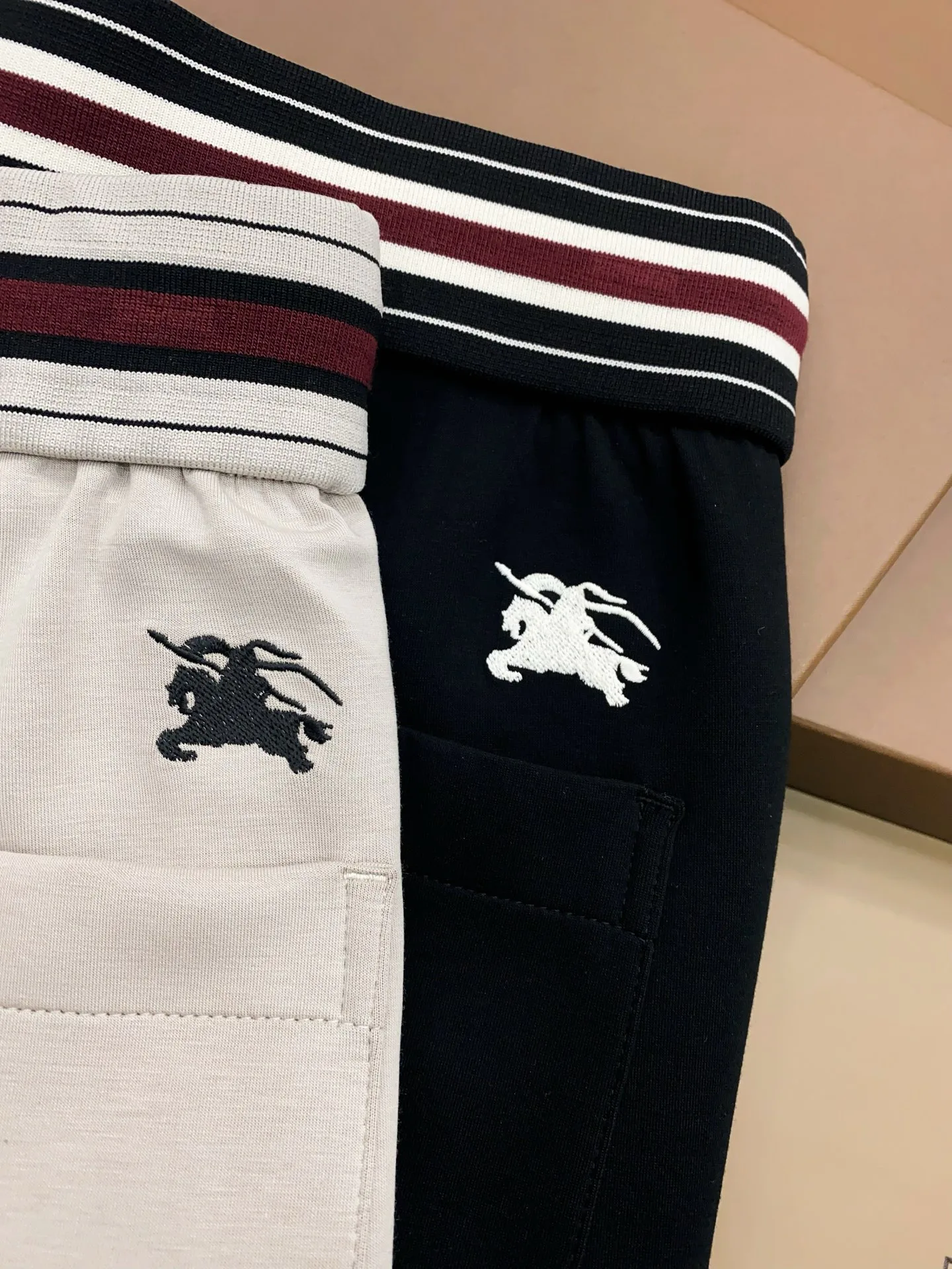 Брюки Мужские Burberry 13441680