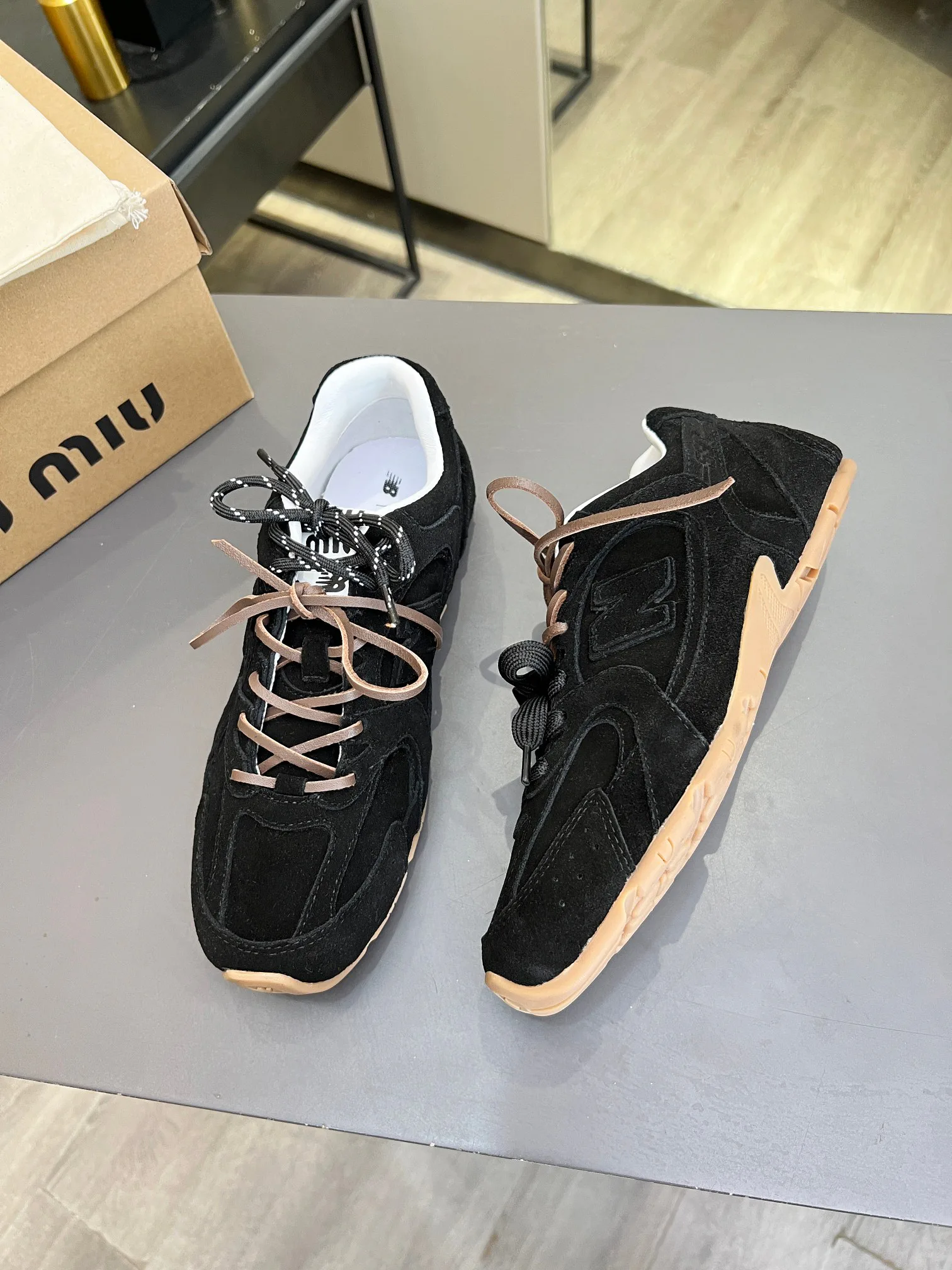 Кроссовки Женские Miu Miu 17949076