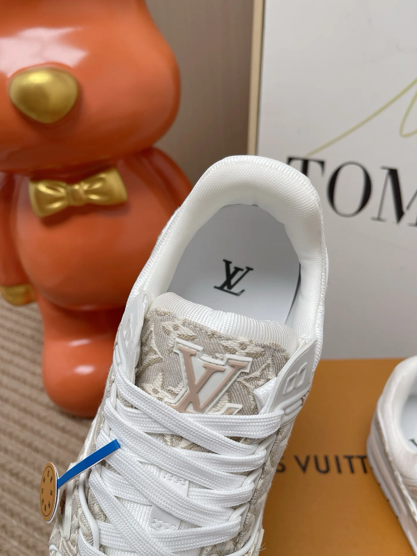 Кроссовки Женские Louis Vuitton 18810902