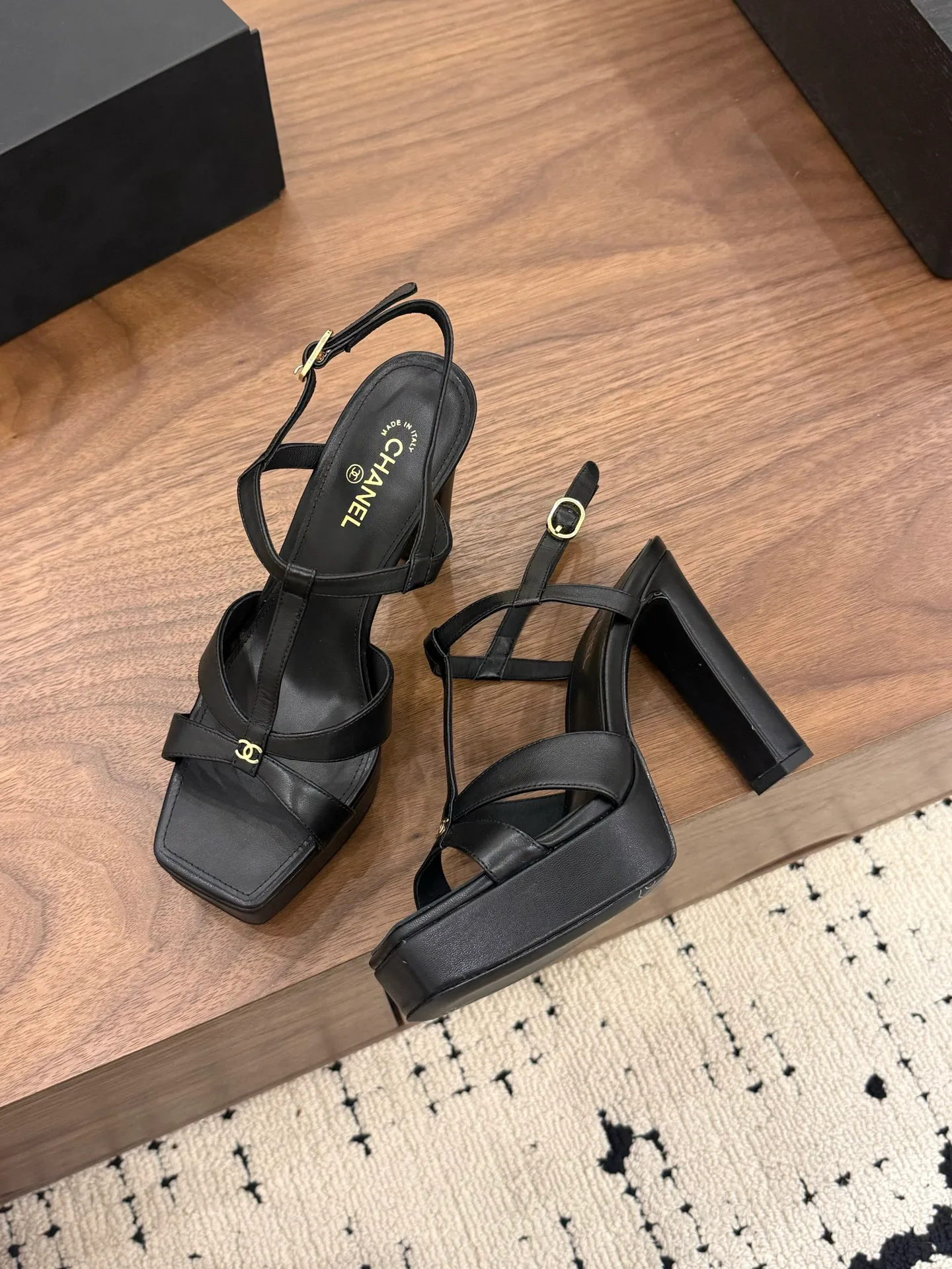 Босоножки Женские Chanel 12587737