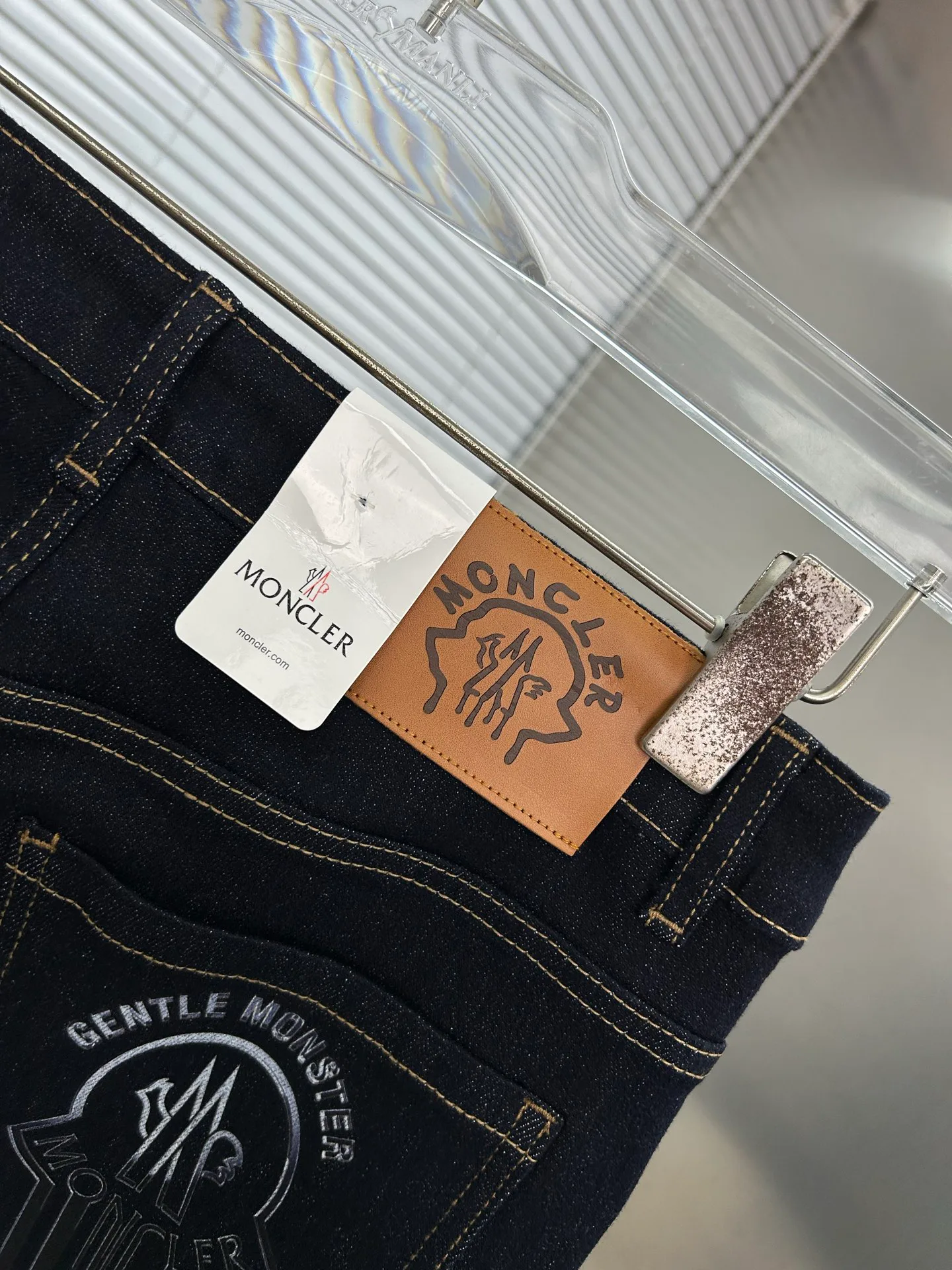 Джинсы Мужские Moncler 18289484