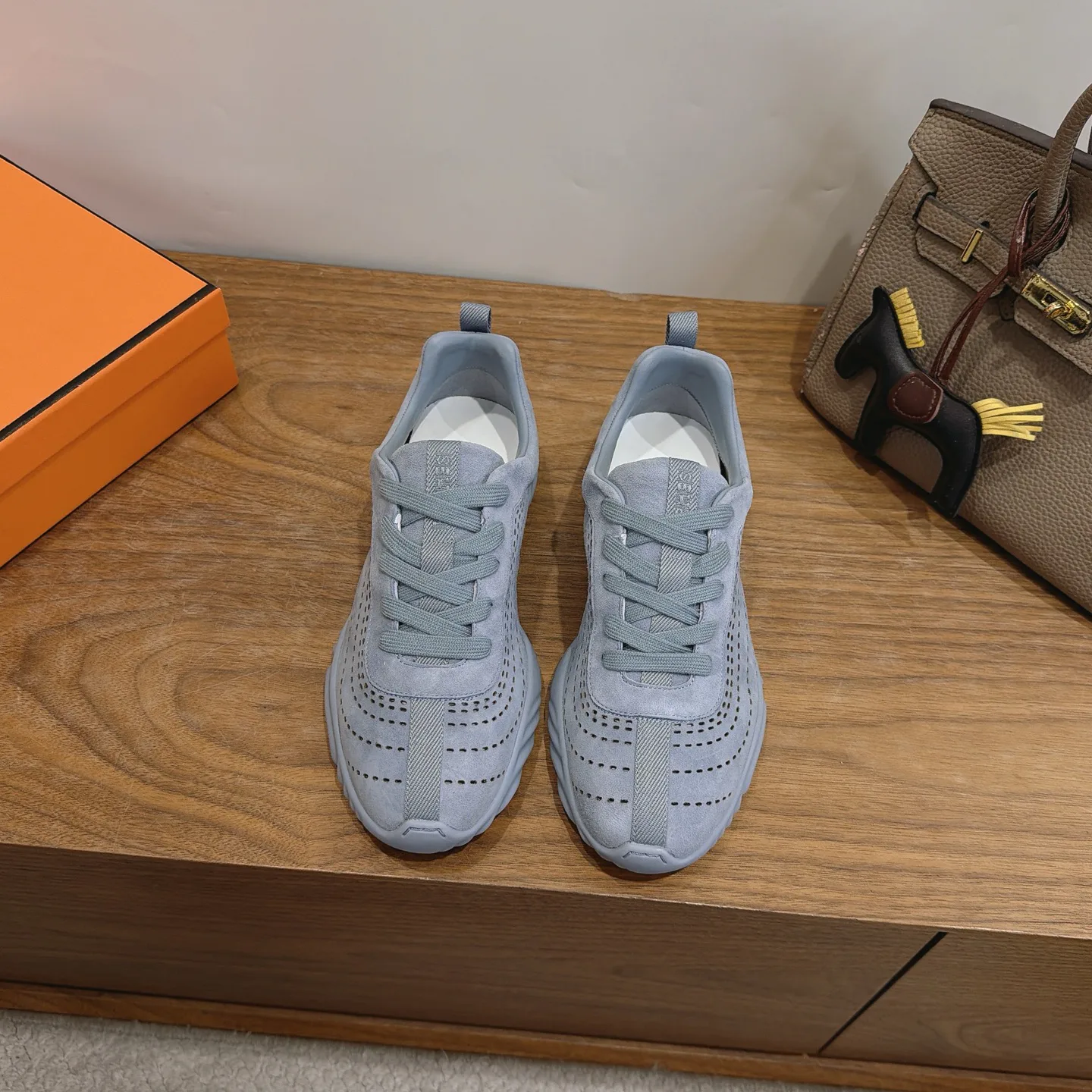 Кроссовки Женские Hermes 18230949