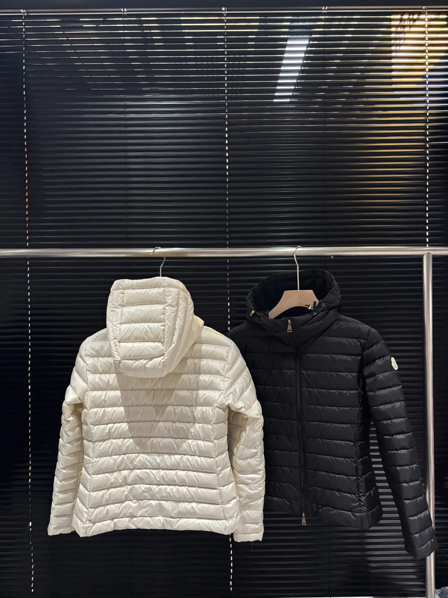 Куртки И Пуховики Женские Moncler 19103604