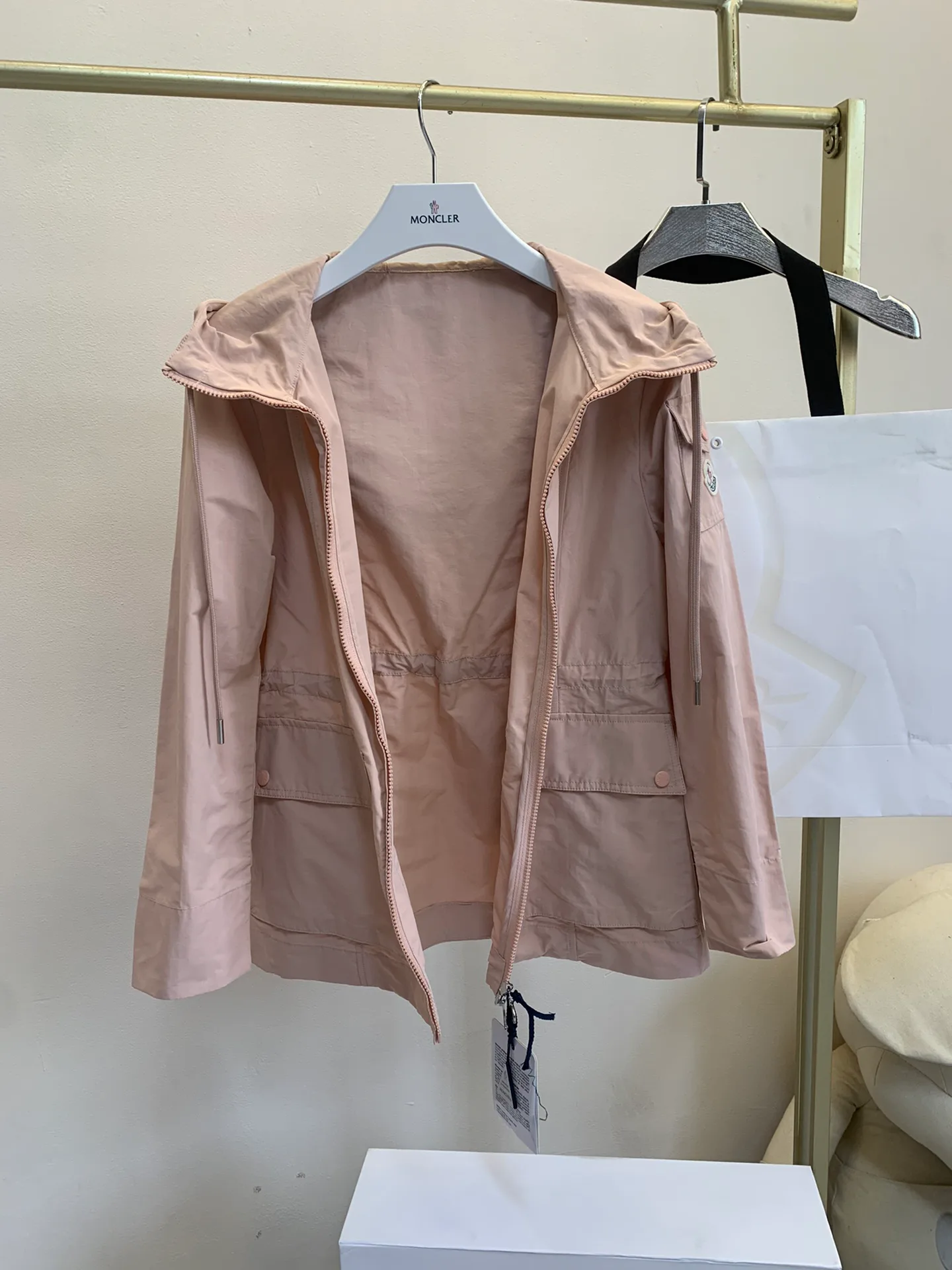 Куртки И Пуховики Женские Moncler 11408030