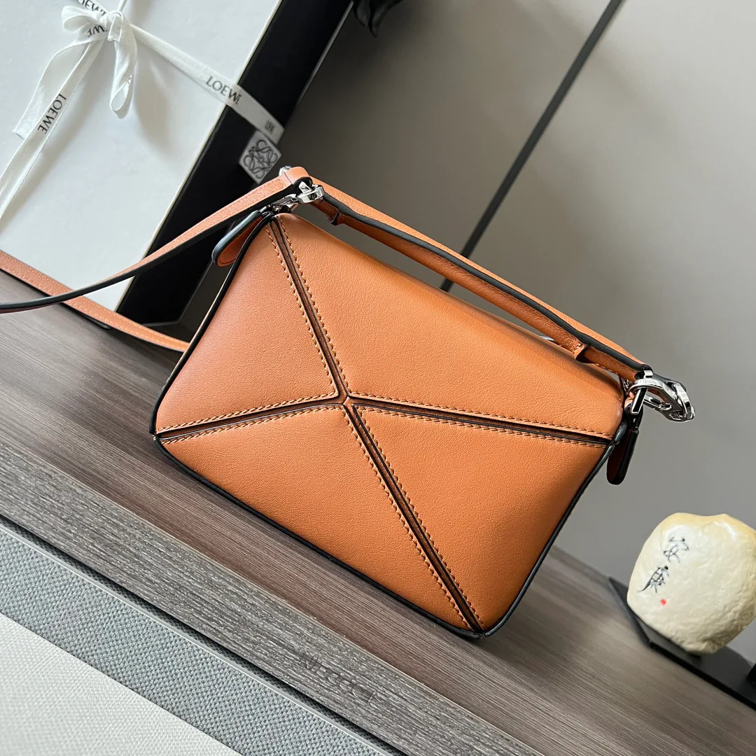 Классические Сумки Женские Loewe 13401823