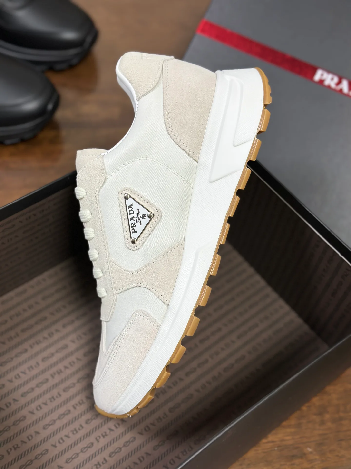 Кроссовки Женские Prada 268166