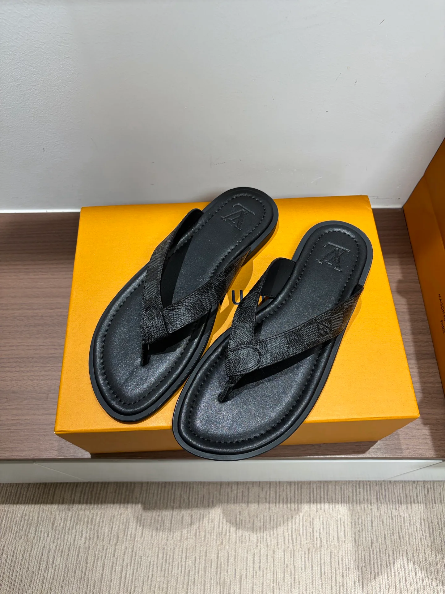 Шлепанцы Мужские Louis Vuitton 12826620