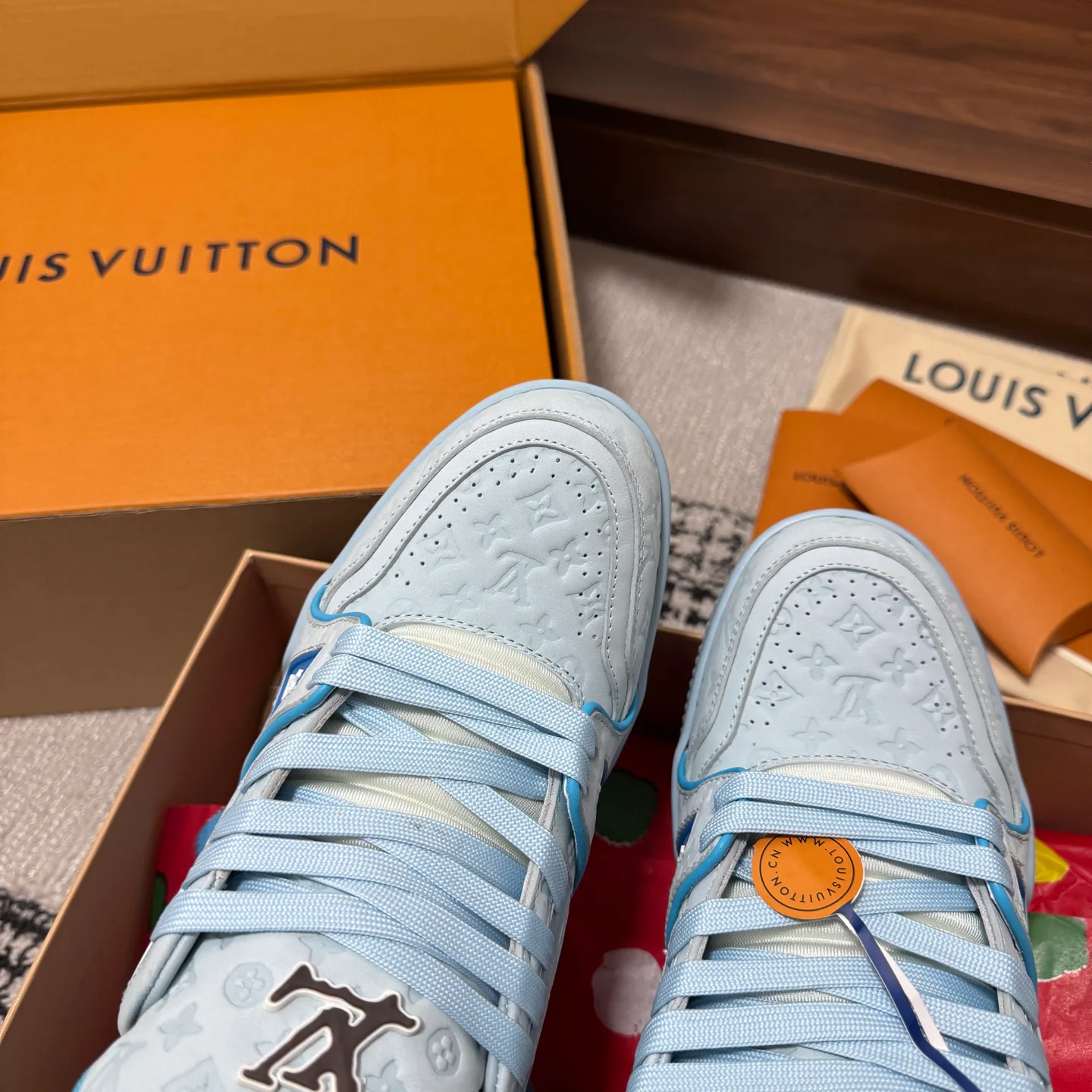 Кроссовки Женские Louis Vuitton 1546827