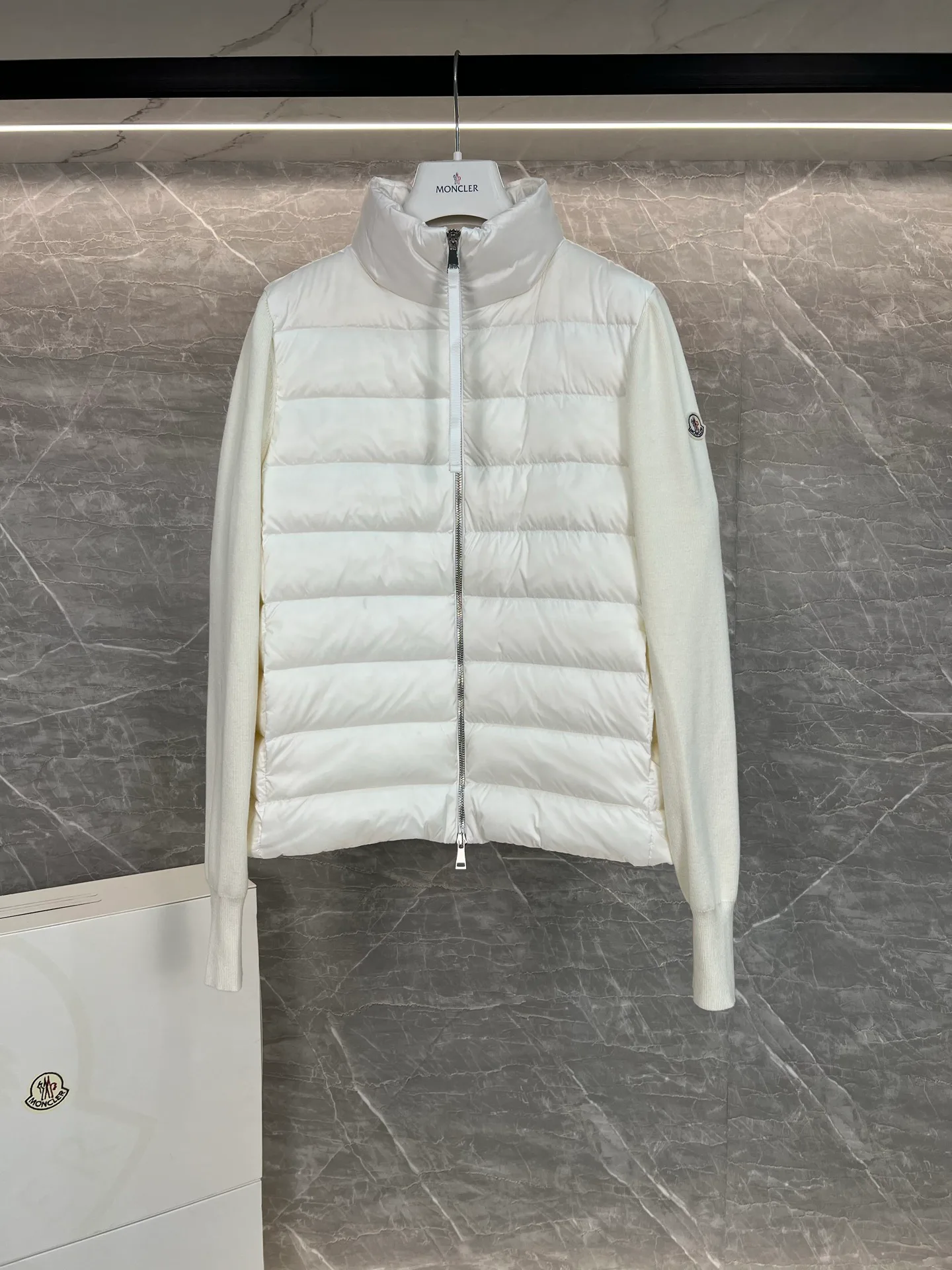 Куртки И Пуховики Женские Moncler 18599804