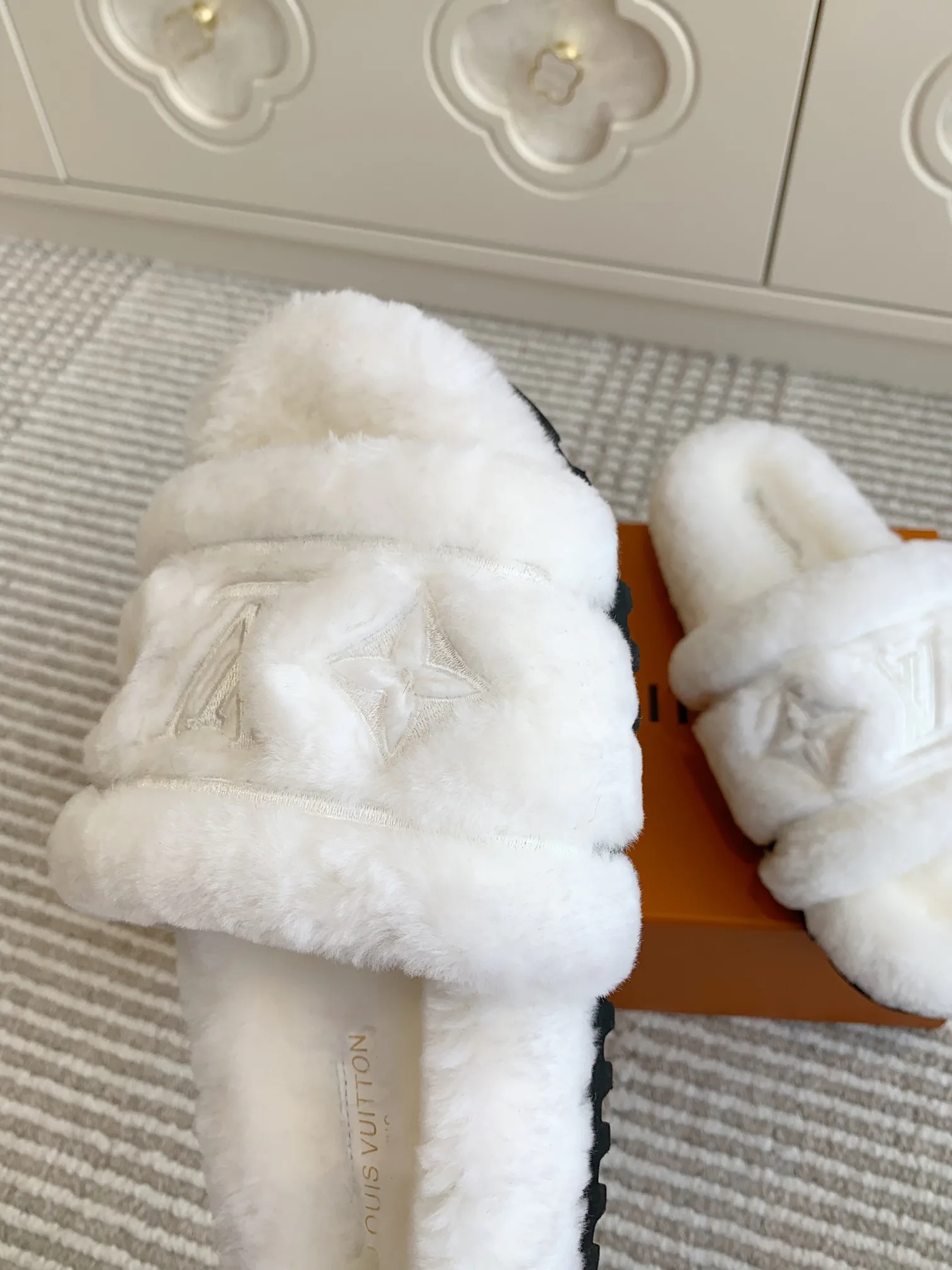 Тапочки Женские Louis Vuitton 85157