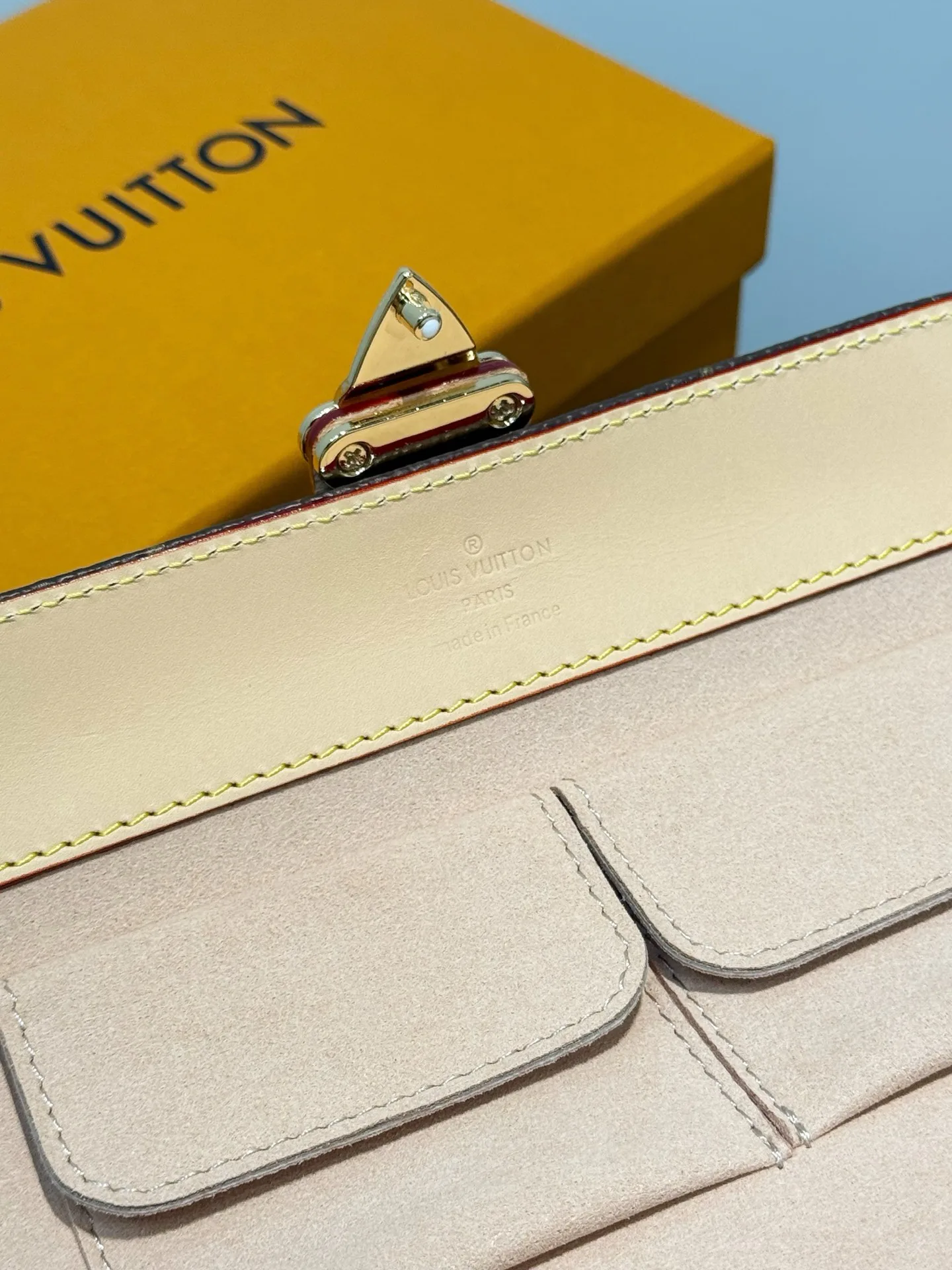 Текстиль Louis Vuitton 1383239