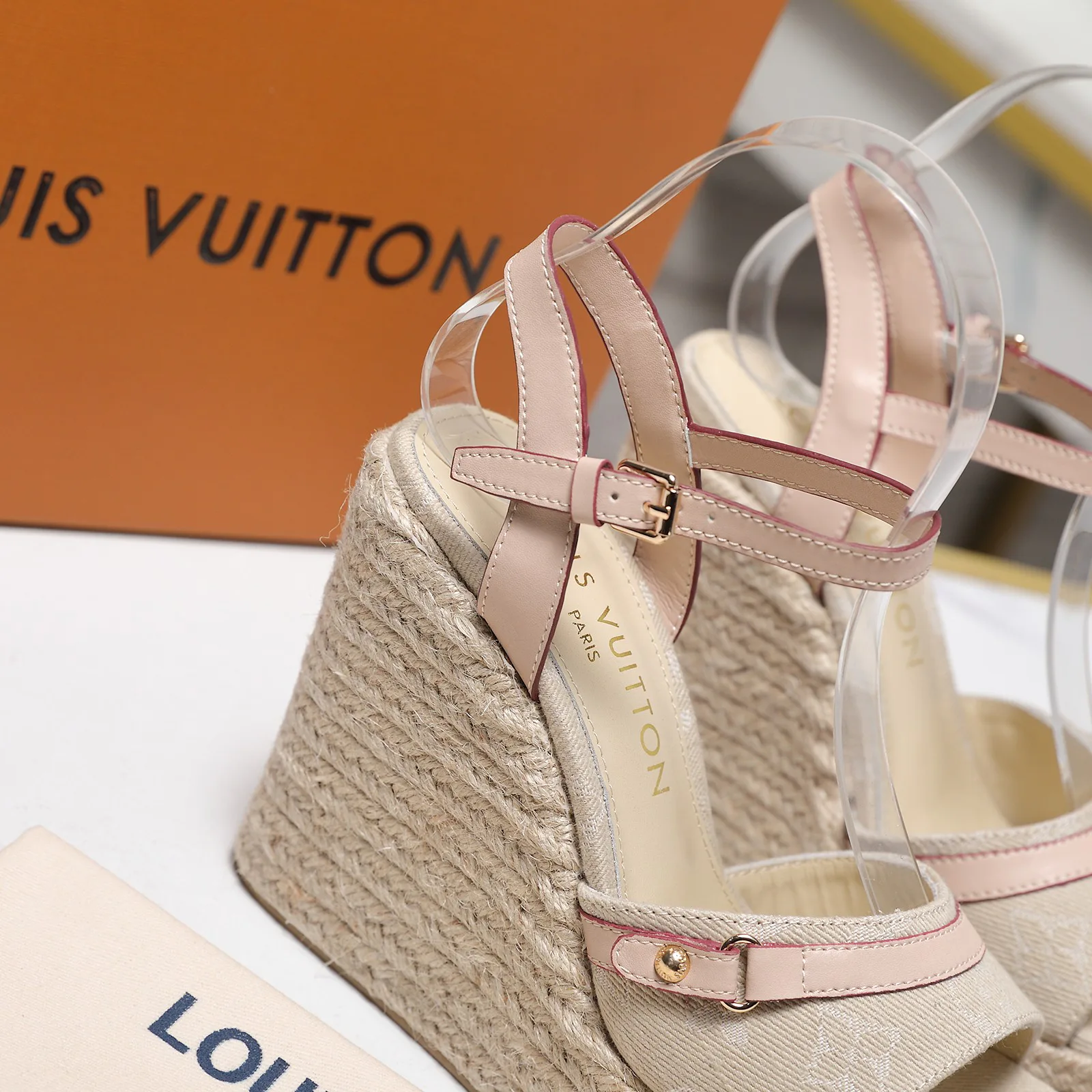 Босоножки Женские Louis Vuitton 13542434