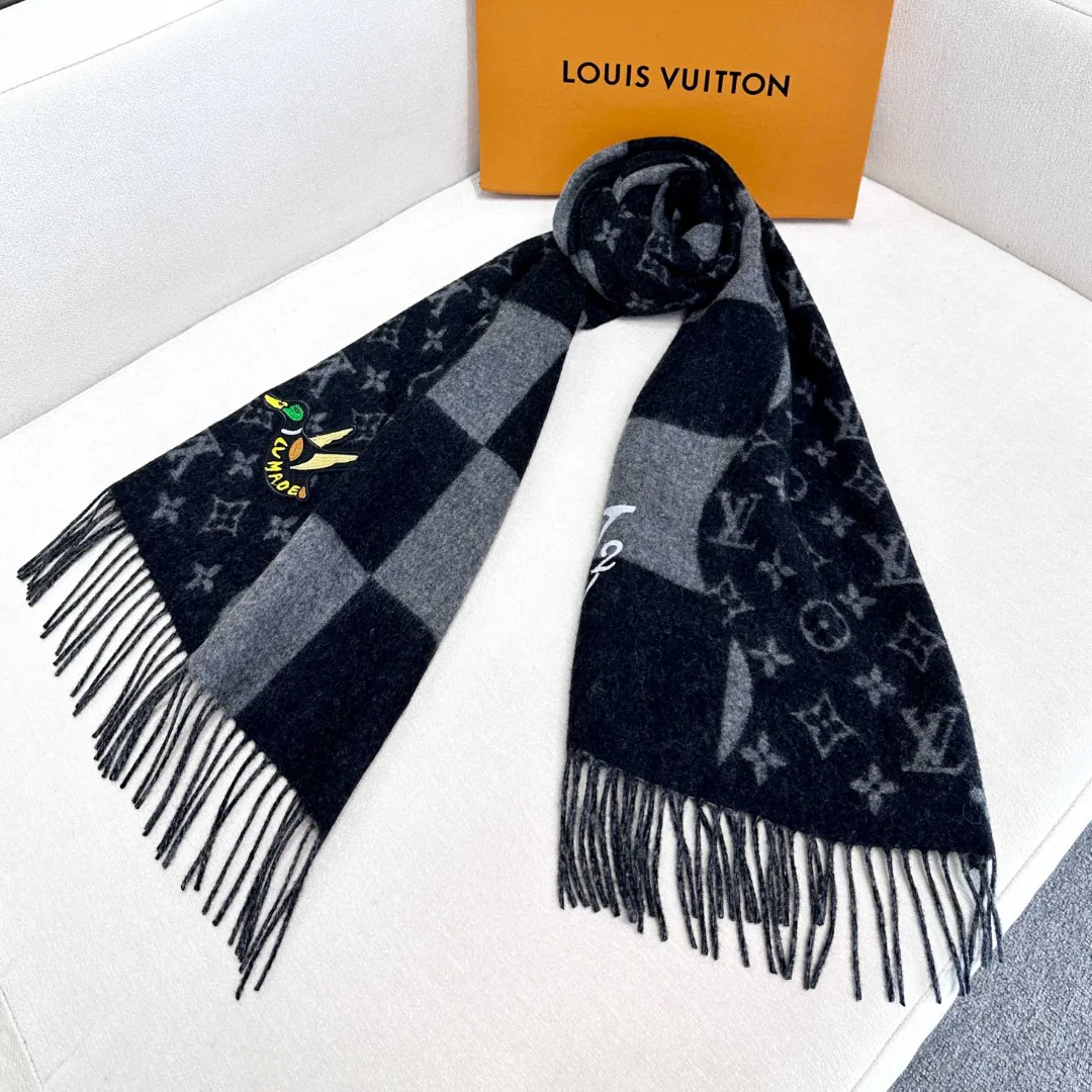 Шарфы Louis Vuitton 18222616