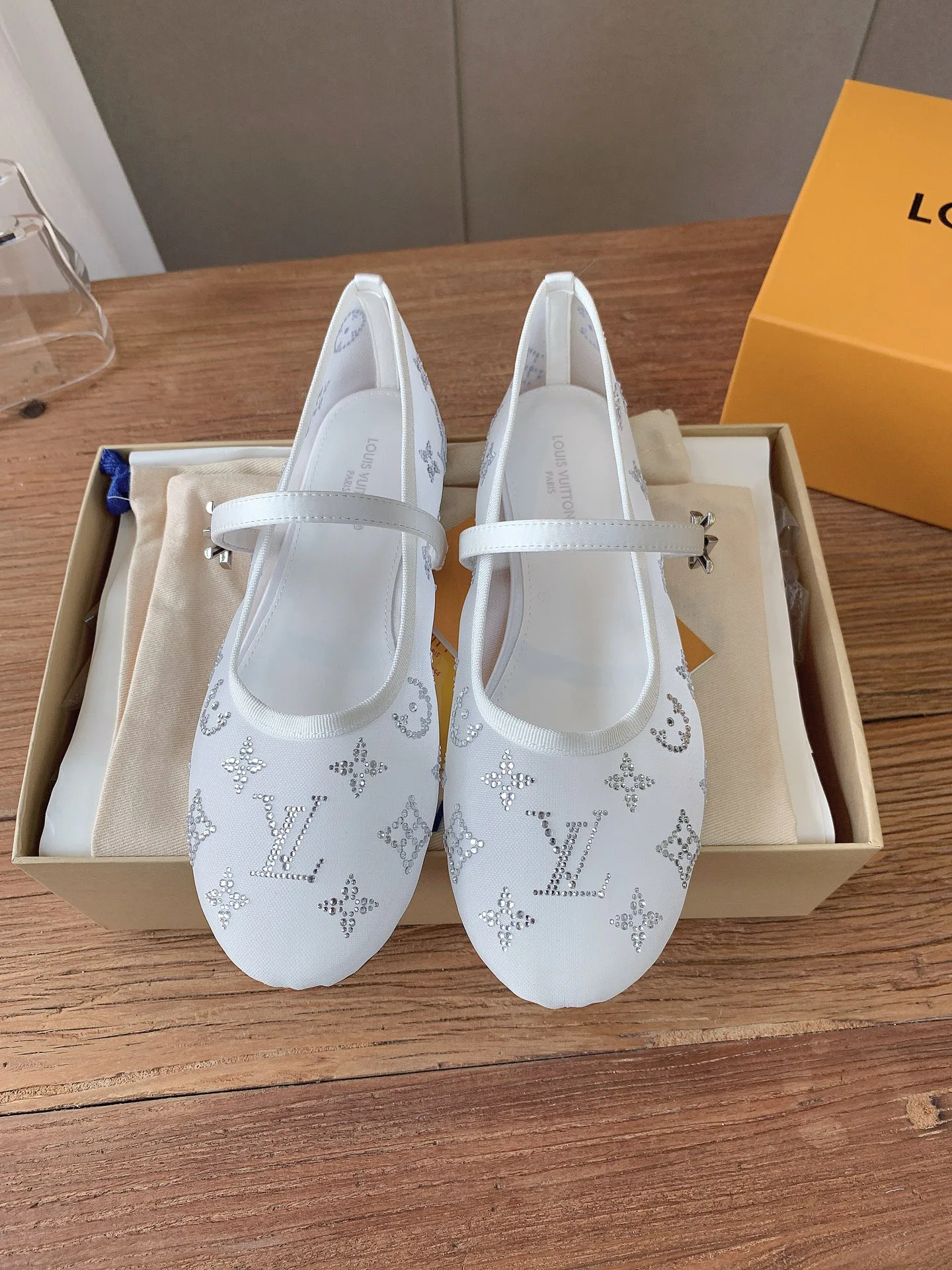 Балетки Женские Louis Vuitton 18365398