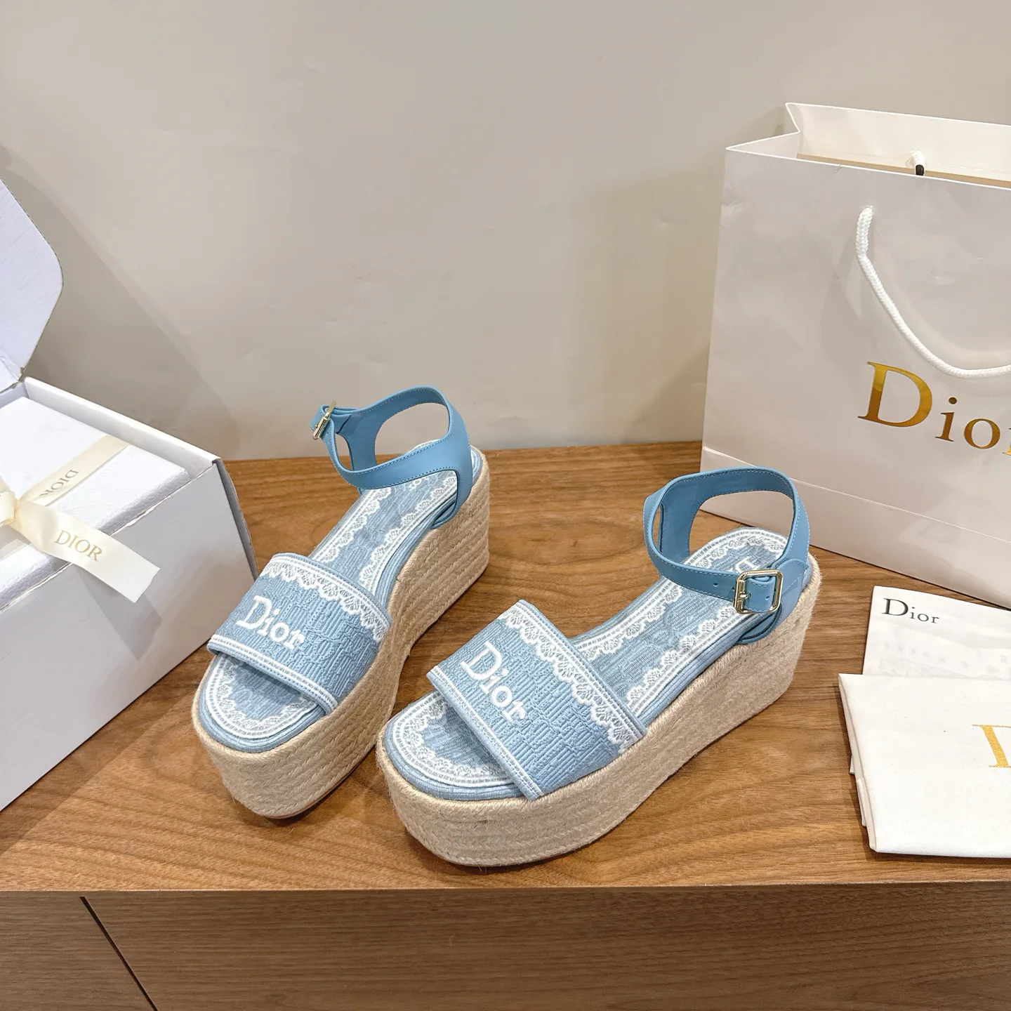 Босоножки Женские Christian Dior 17947076