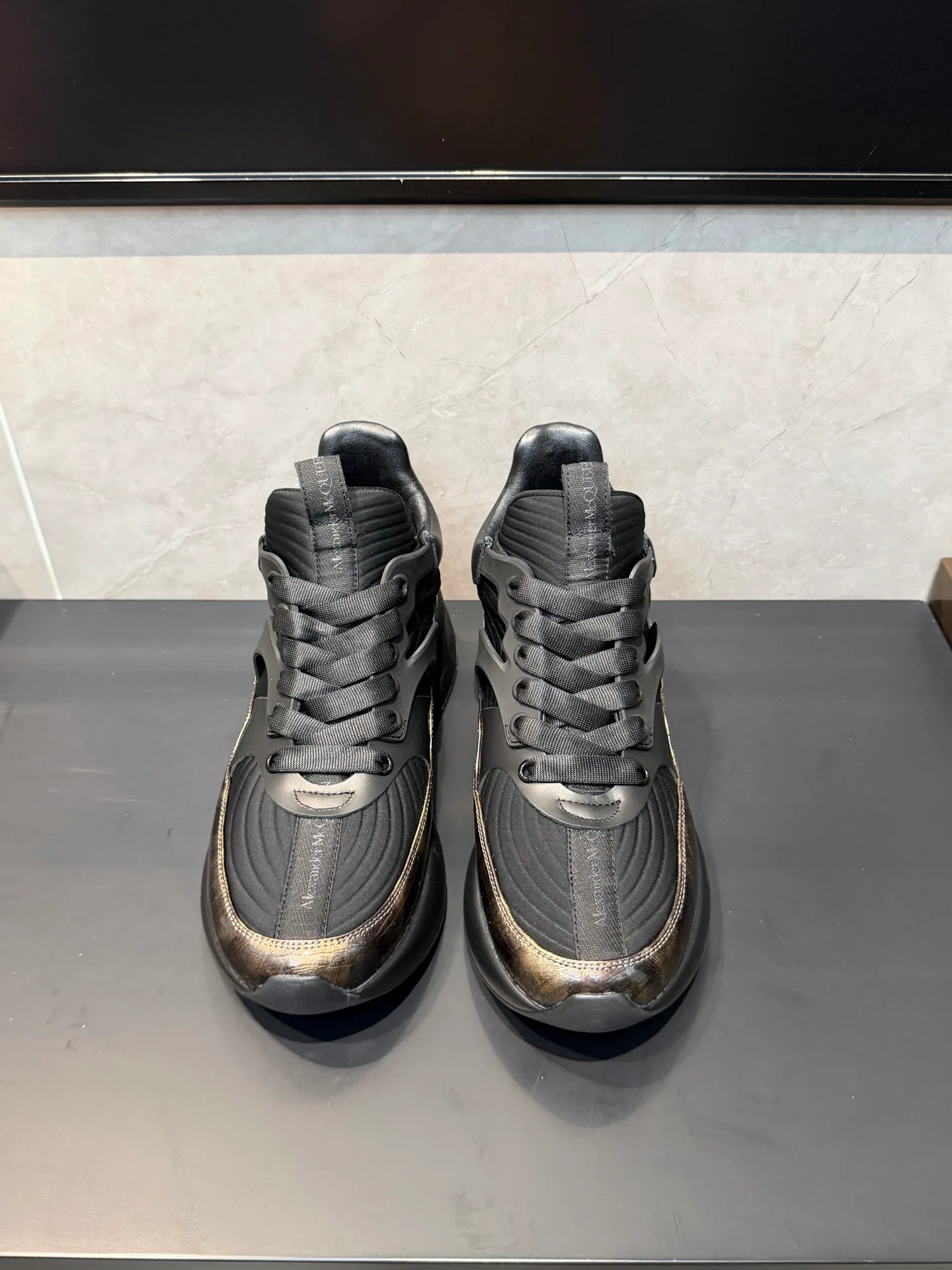 Кроссовки Женские Alexander Mcqueen 18363812