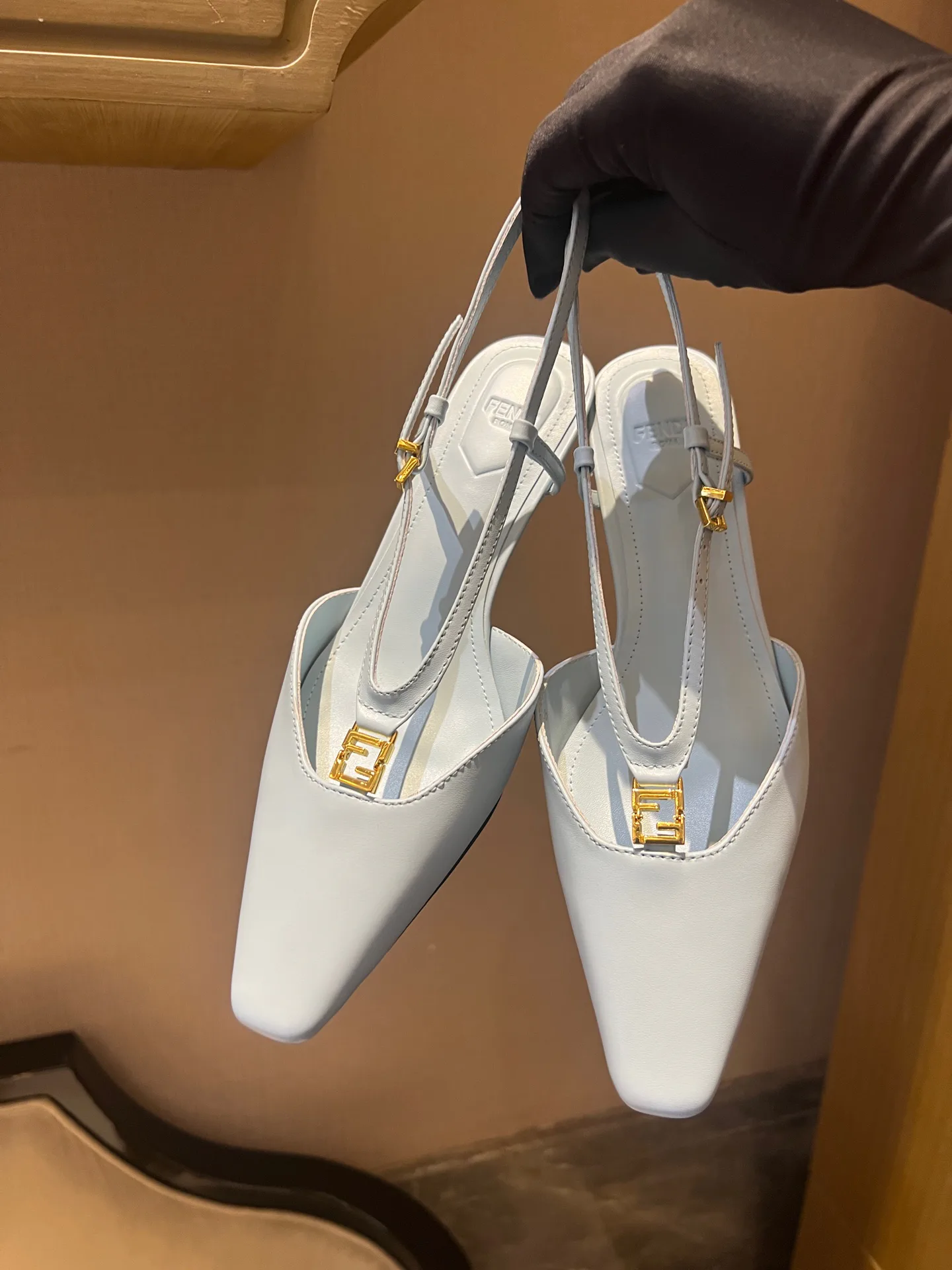 Сандалии Женские Fendi 9227110