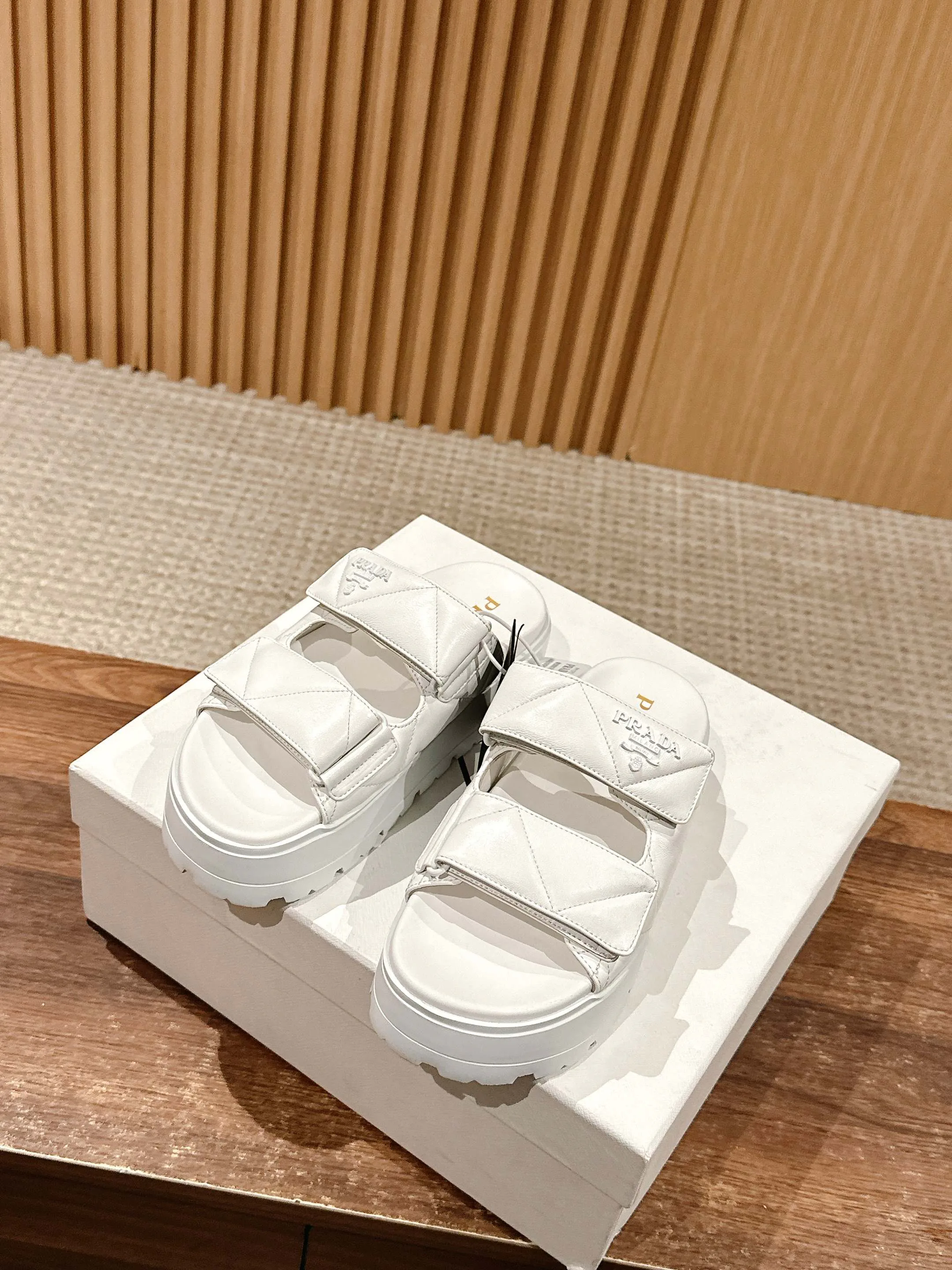 Шлепанцы Женские Prada 14113