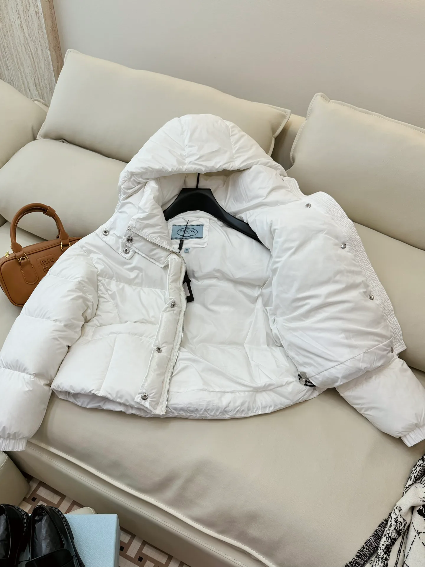 Куртки И Пуховики Женские Prada 17910129