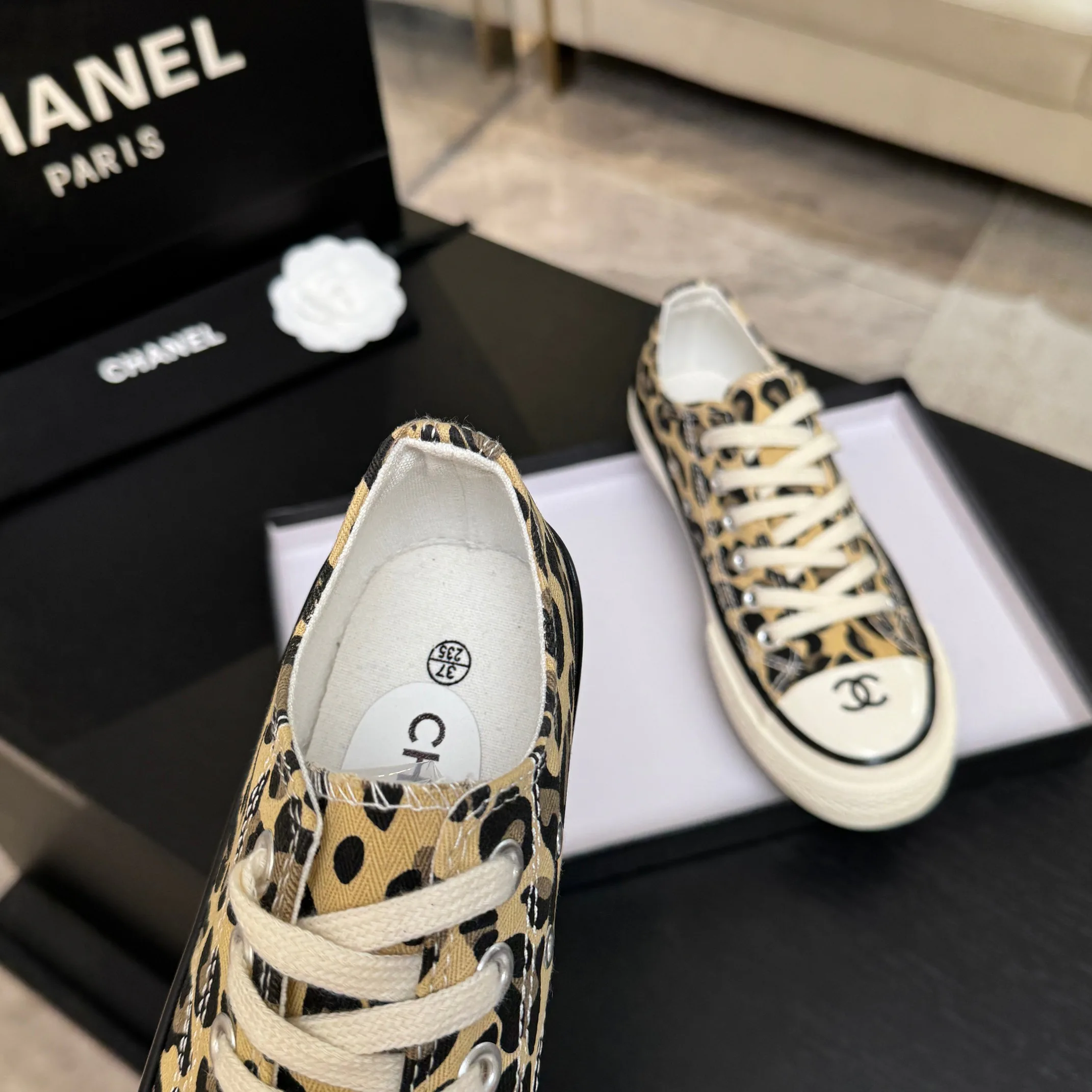Кроссовки Женские Chanel 18062555