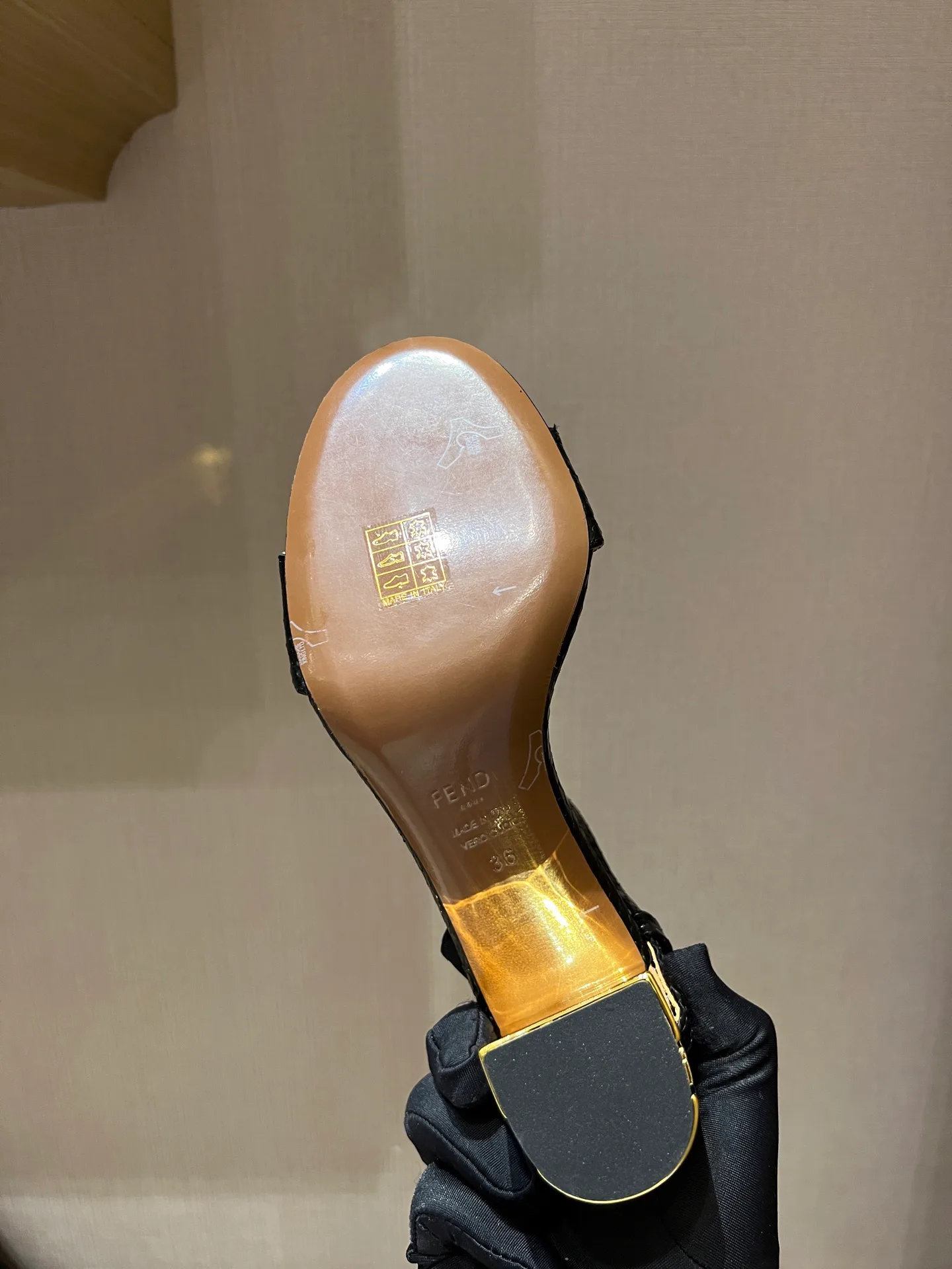 Босоножки Женские Fendi 9288982