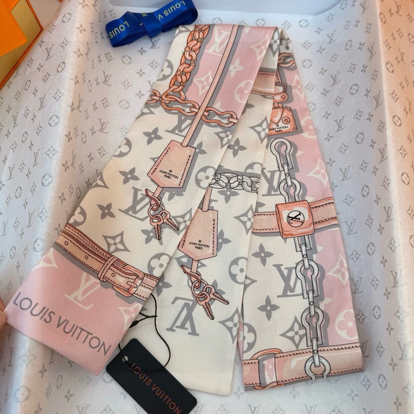 Платки Louis Vuitton 11888311
