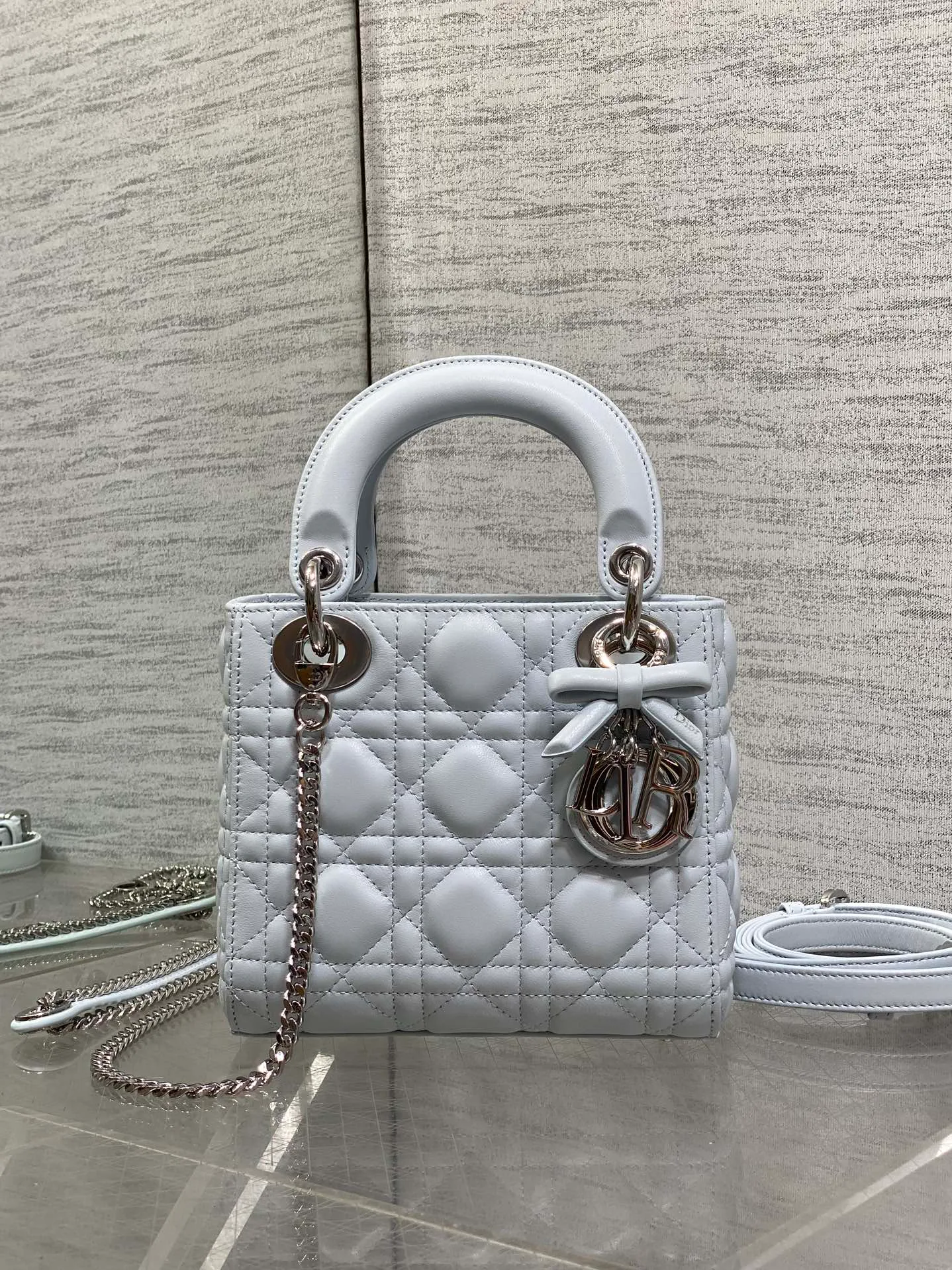 Классические Сумки Женские Christian Dior 13227176