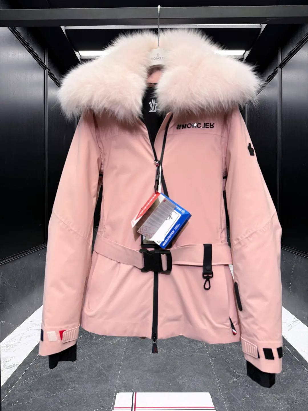 Куртки И Пуховики Женские Moncler 18741173