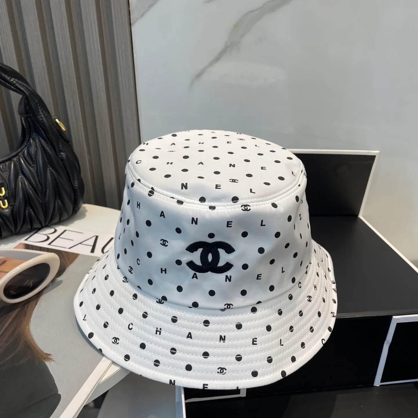 Головные Уборы Chanel 13294373