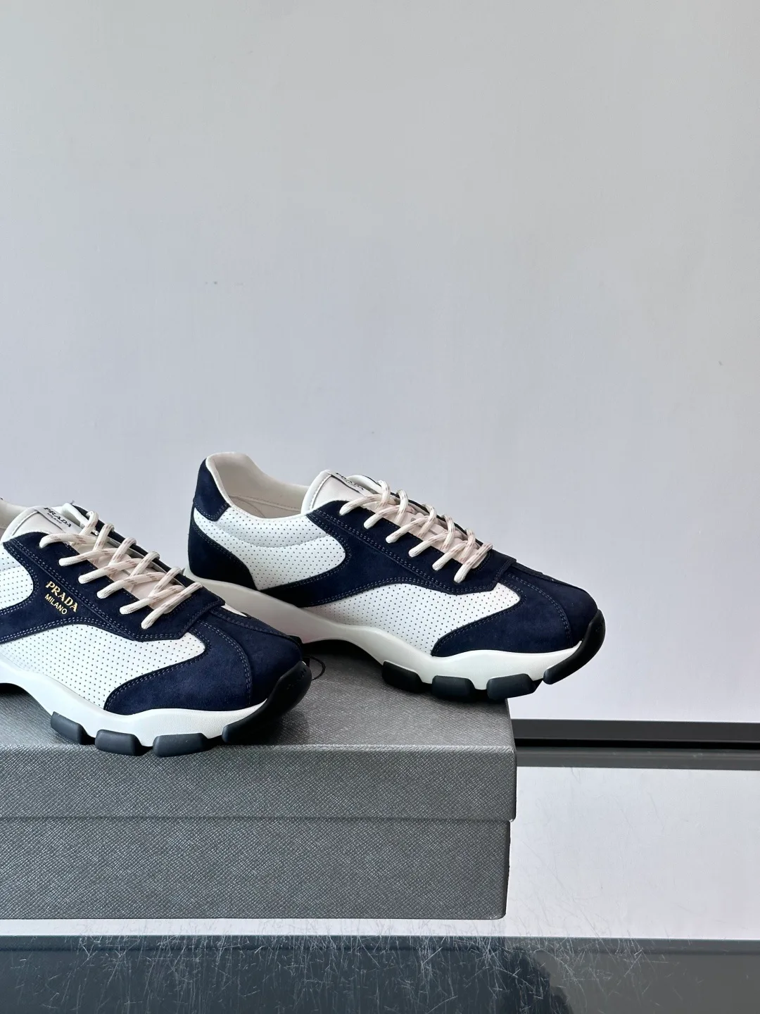 Кроссовки Мужские Prada 17349536